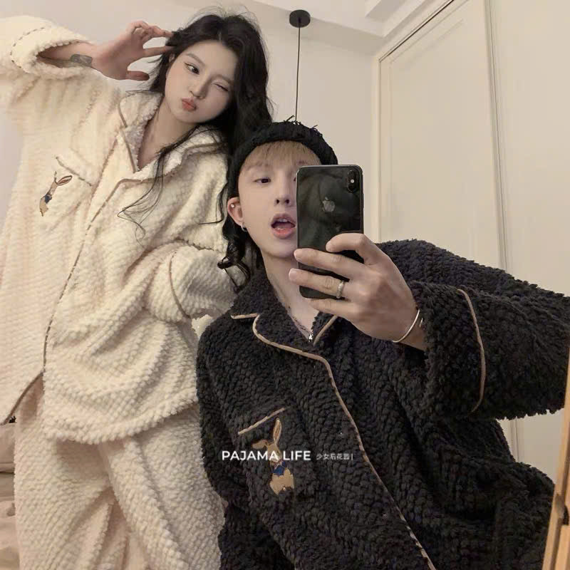 Bộ pijama lông hình thỏ trắng -đen cho cặp đôi