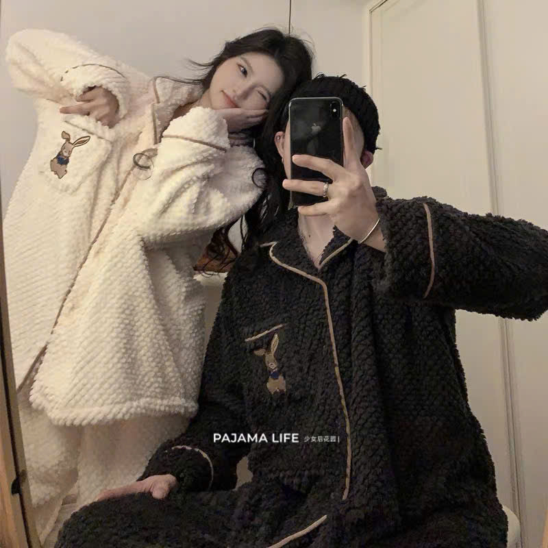 Bộ pijama lông hình thỏ trắng -đen cho cặp đôi