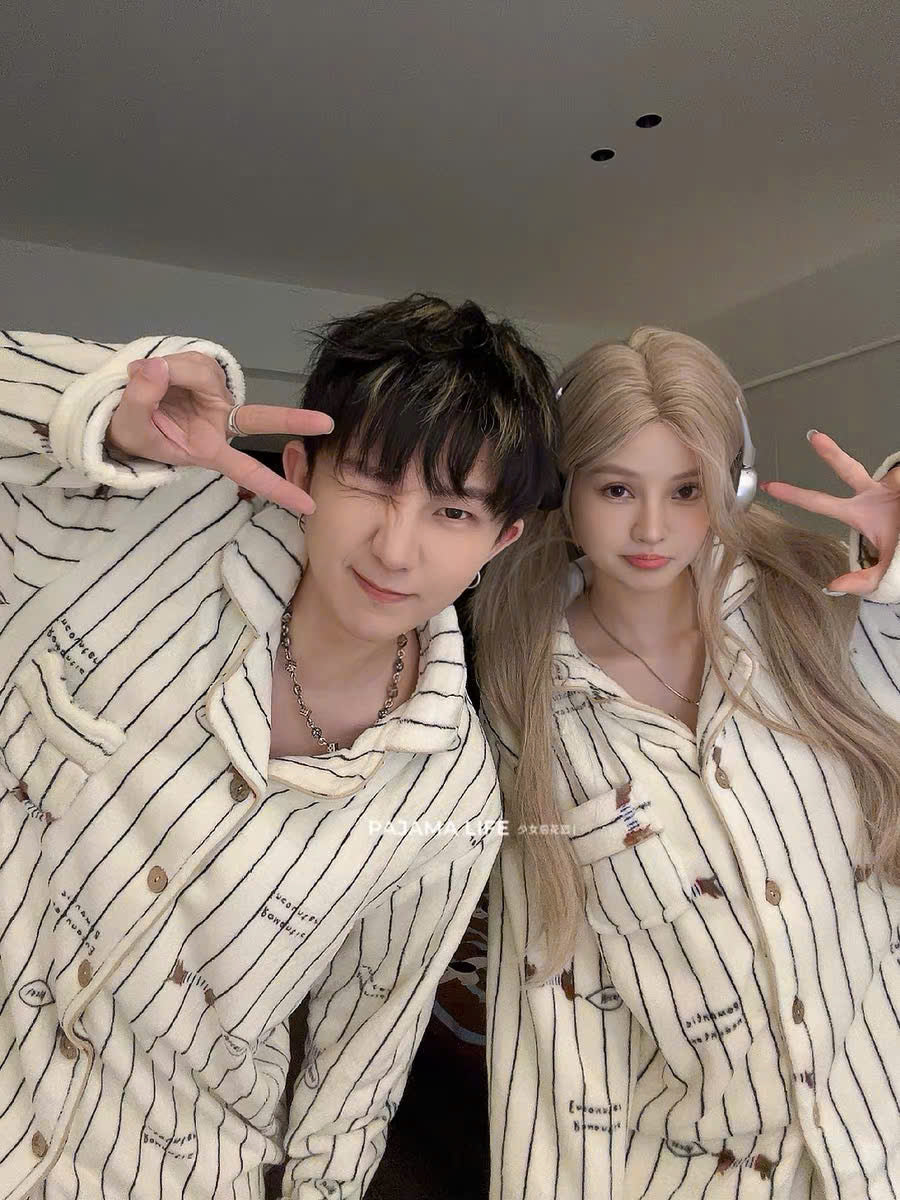 Bộ pijama lông kẻ sọc cho cặp đôi