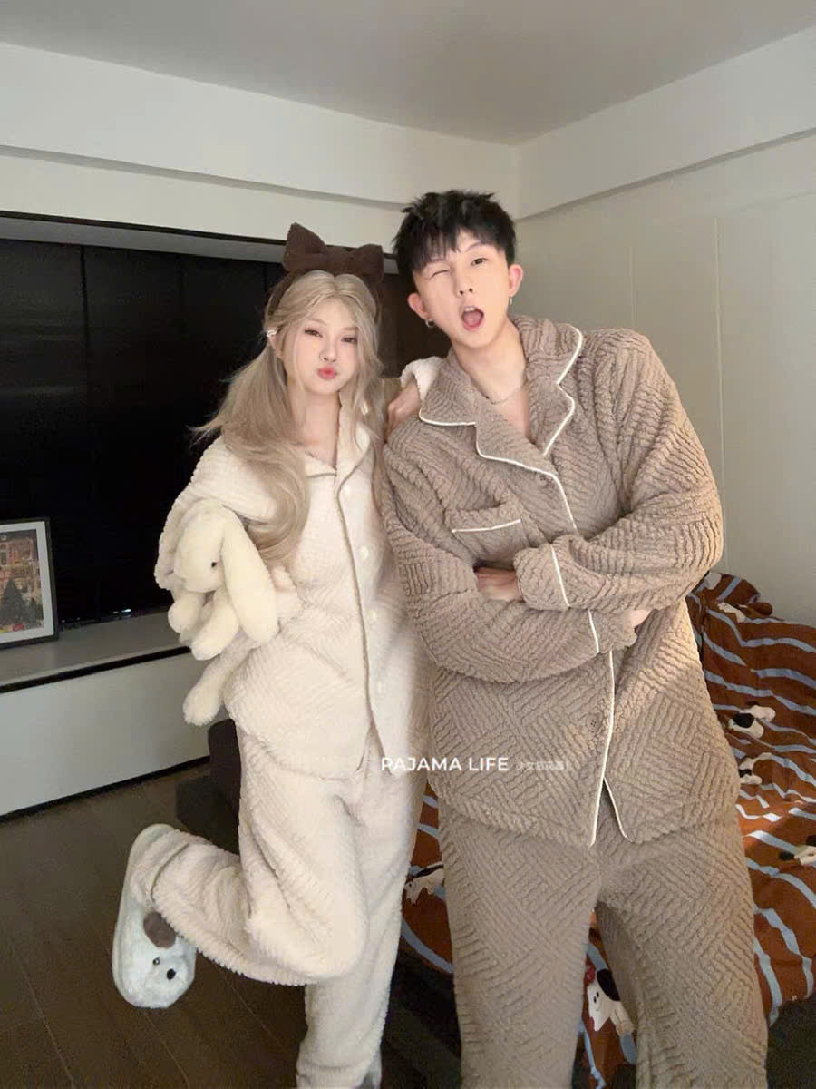 Pijama lông nâu - kem cho cặp đôi