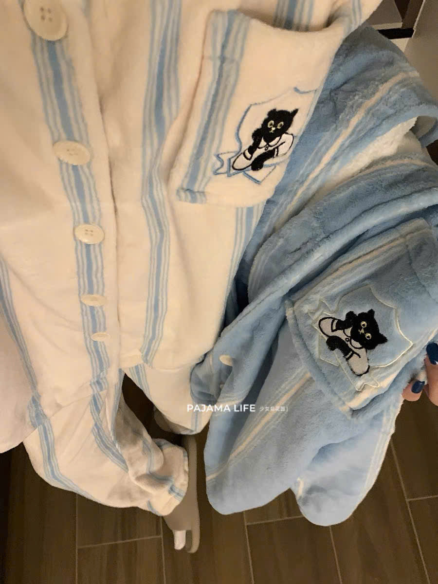 Pijama lông kẻ sọc xanh - trắng kem hình mèo đen cho cặp đôi