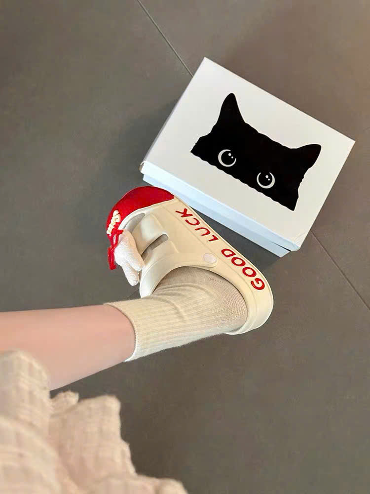 Dép crocs thỏ đeo kinh Good Luck
