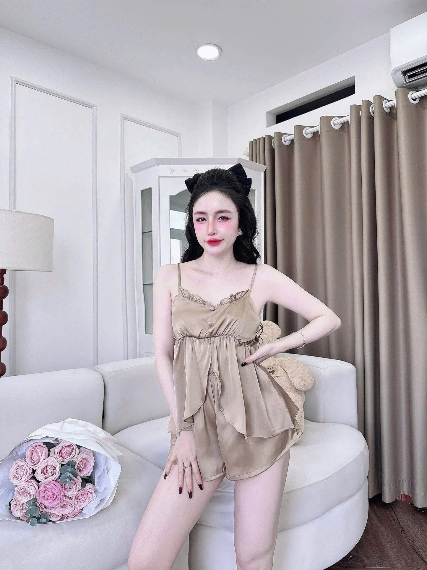 Bộ ngủ đùi 2 dây xẻ tà nút bọc ánh kim nhẹ