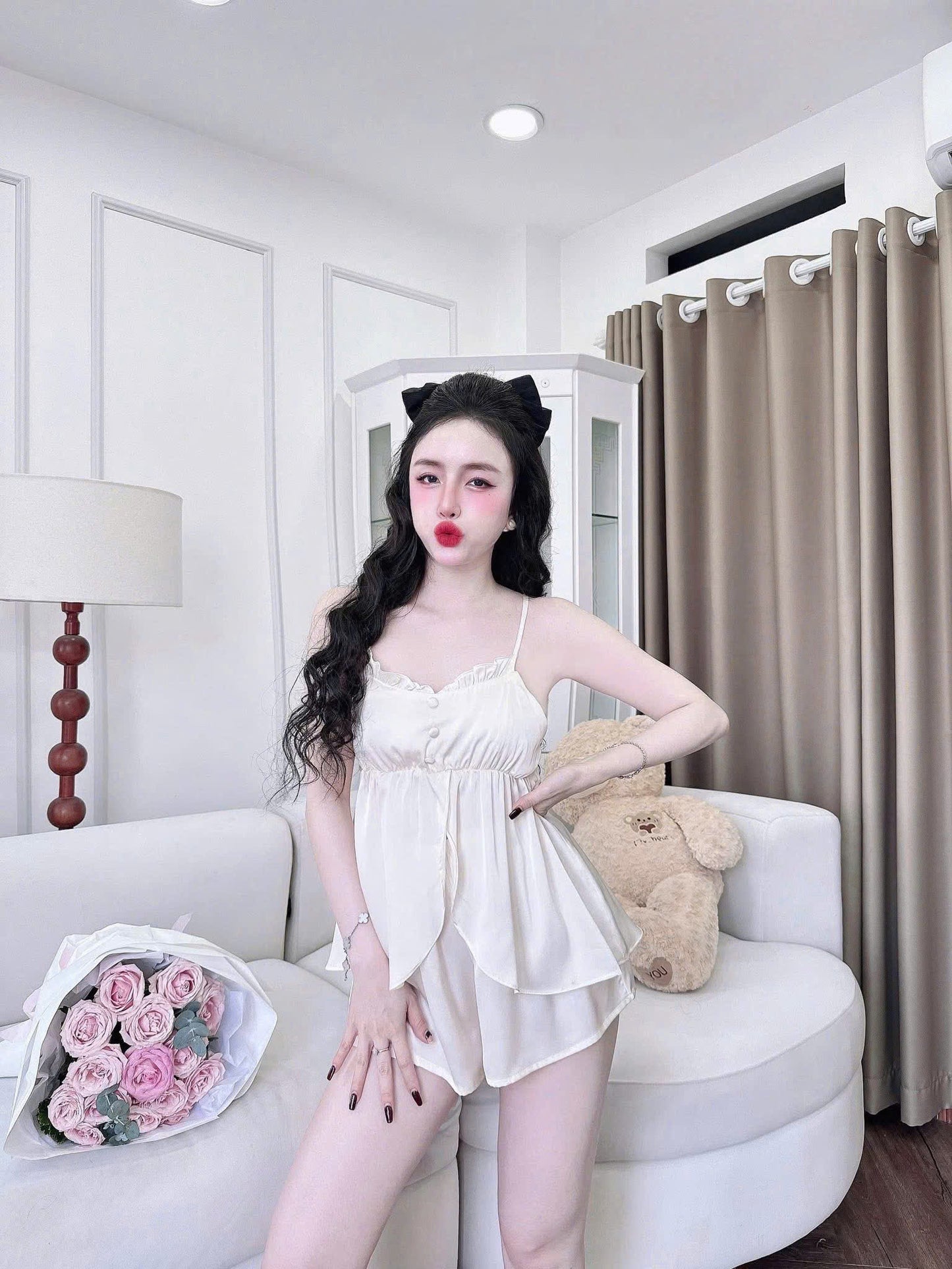Bộ ngủ đùi 2 dây xẻ tà nút bọc ánh kim nhẹ