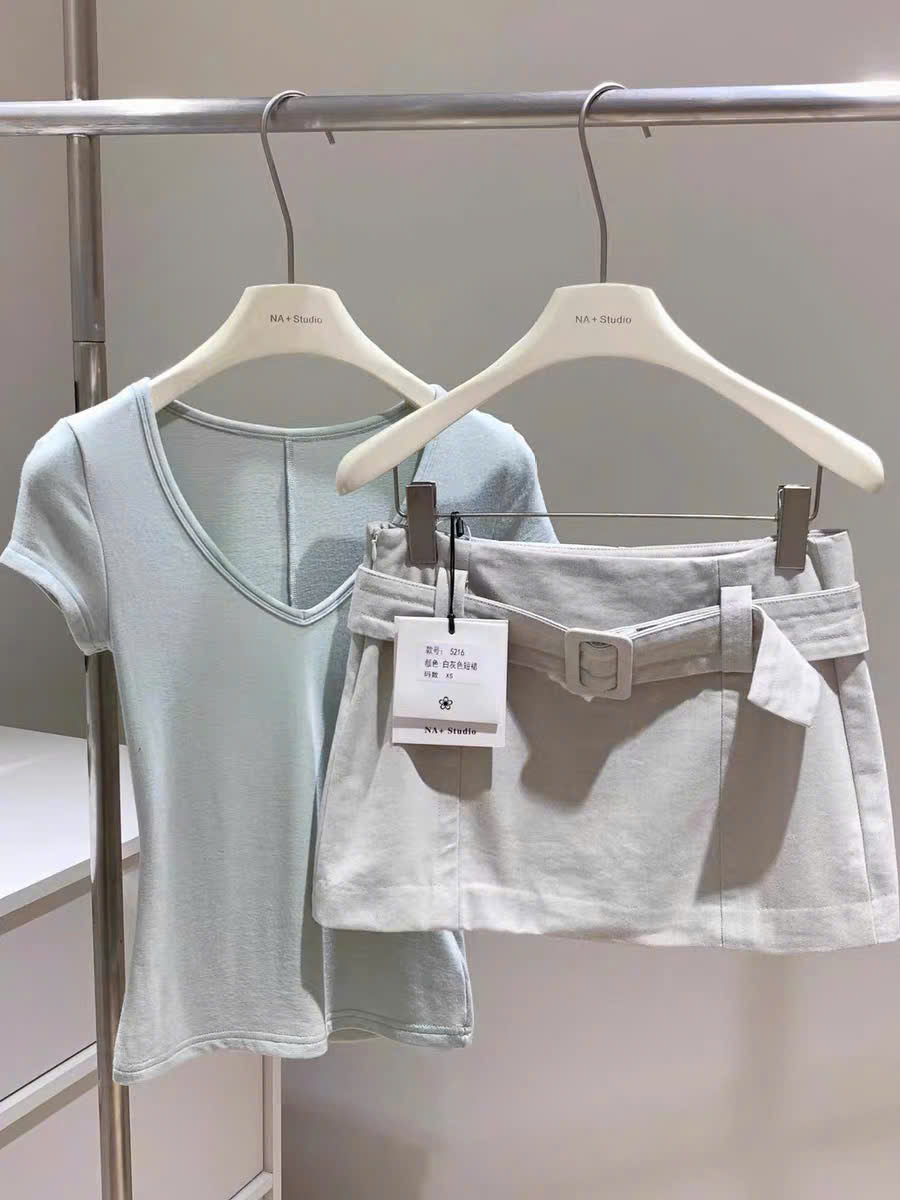 Chân váy ngắn kaki thắt lưng bản