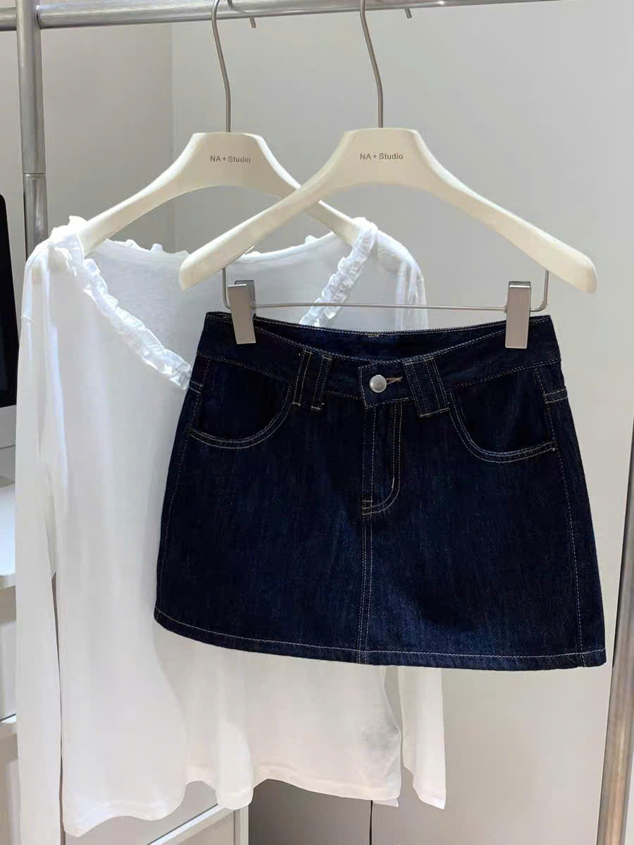 Chân váy jean xanh đậm dễ phối