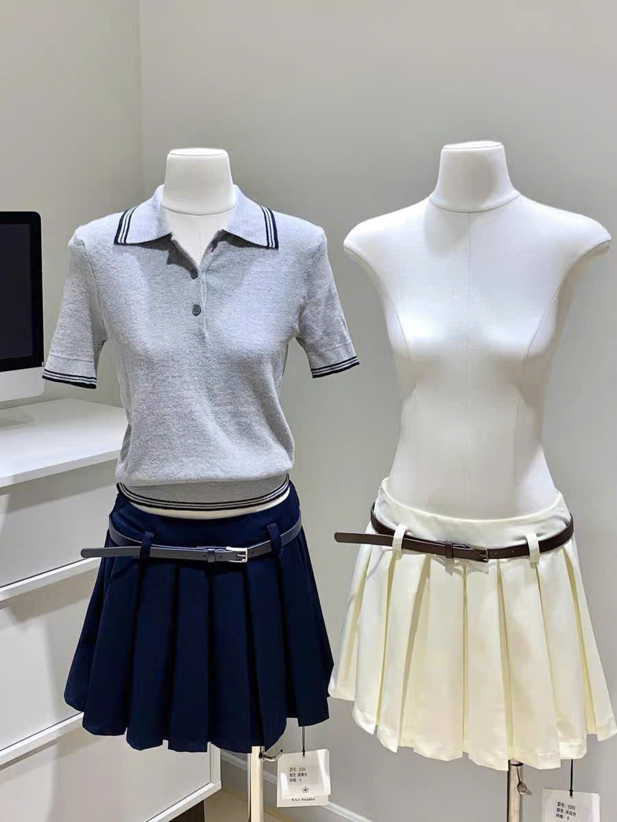 Chân váy xếp ly kèm thắt lưng trẻ trung
