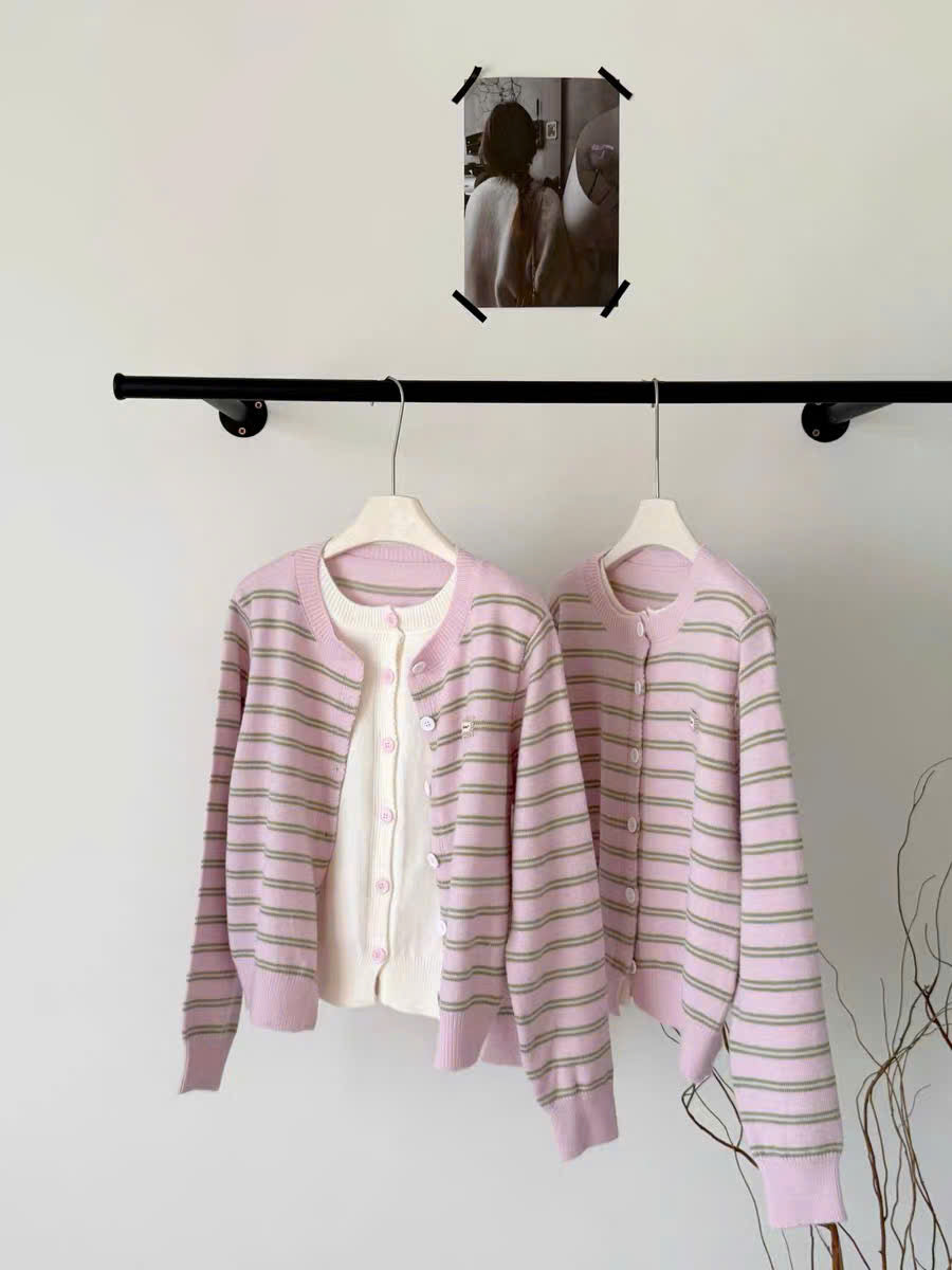 Áo khoác cardigan hồng sọc xanh lá