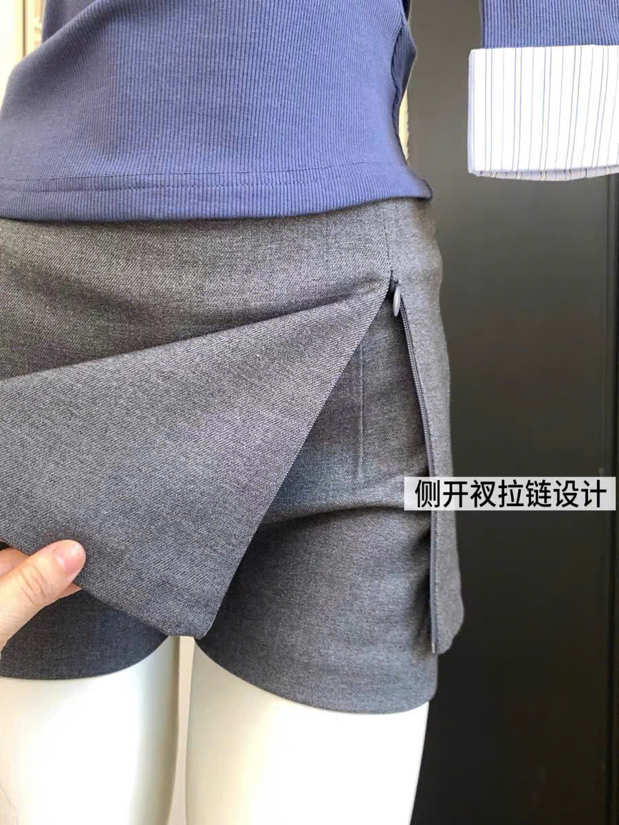 Set áo thun phối sơ mi và quần giả váy có tách lẻ
