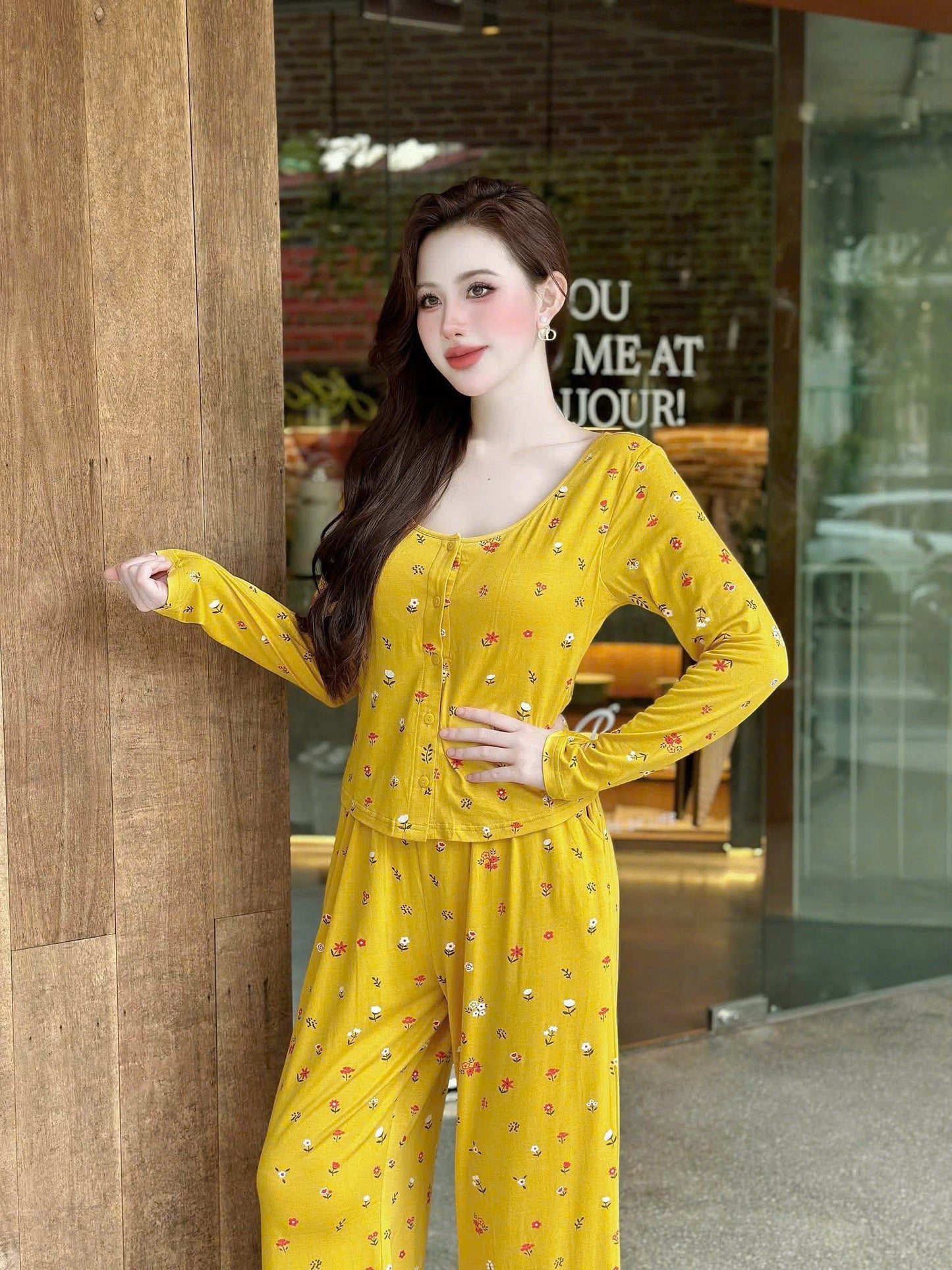 Bộ ngủ tay dài thun cổ tròn in hình dễ thương