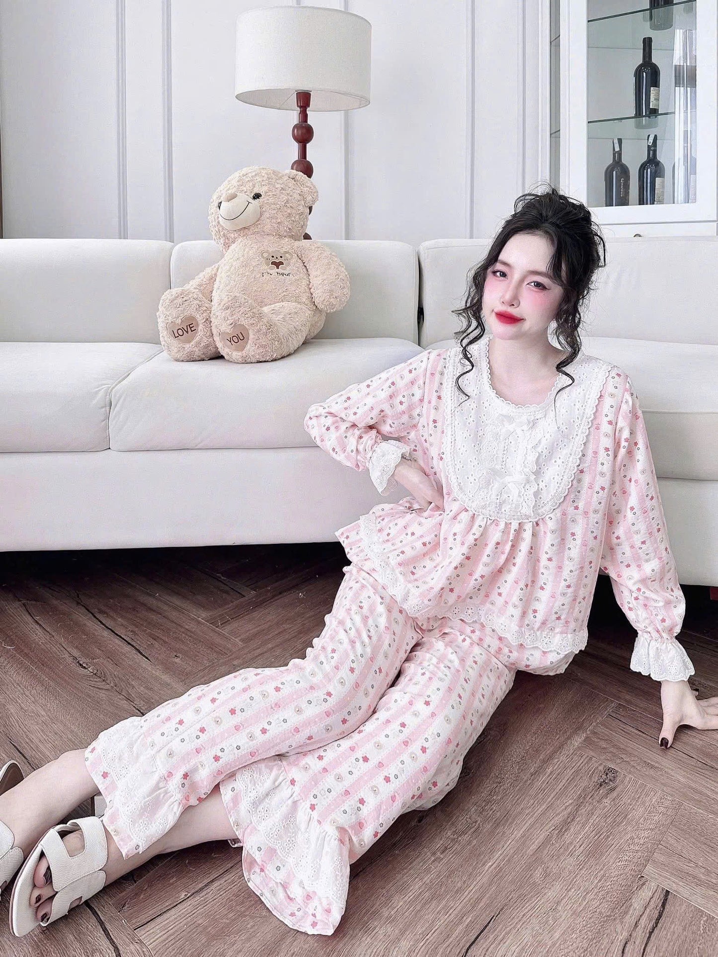 Bộ ngủ tay dài phồng cổ tròn phối ren tiểu thư