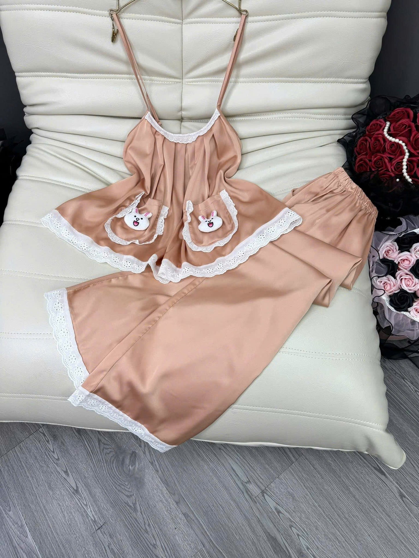 Bộ ngủ 2 dây lụa latin ren cotton mềm thỏ bông dưới 65kg