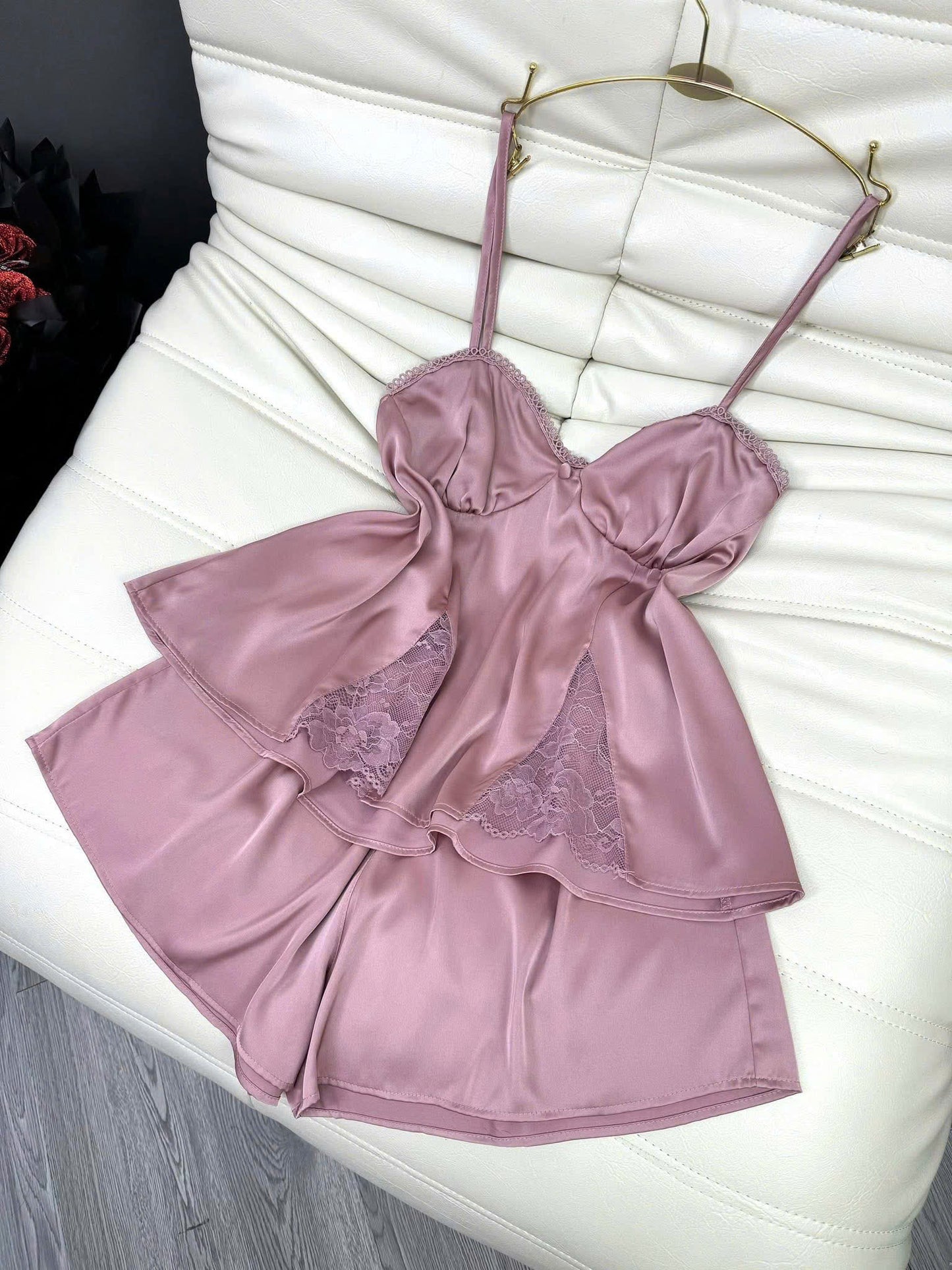 Bộ ngủ đùi 2 dây sexy Sojun cúp xẻ ren cực quyến rũ