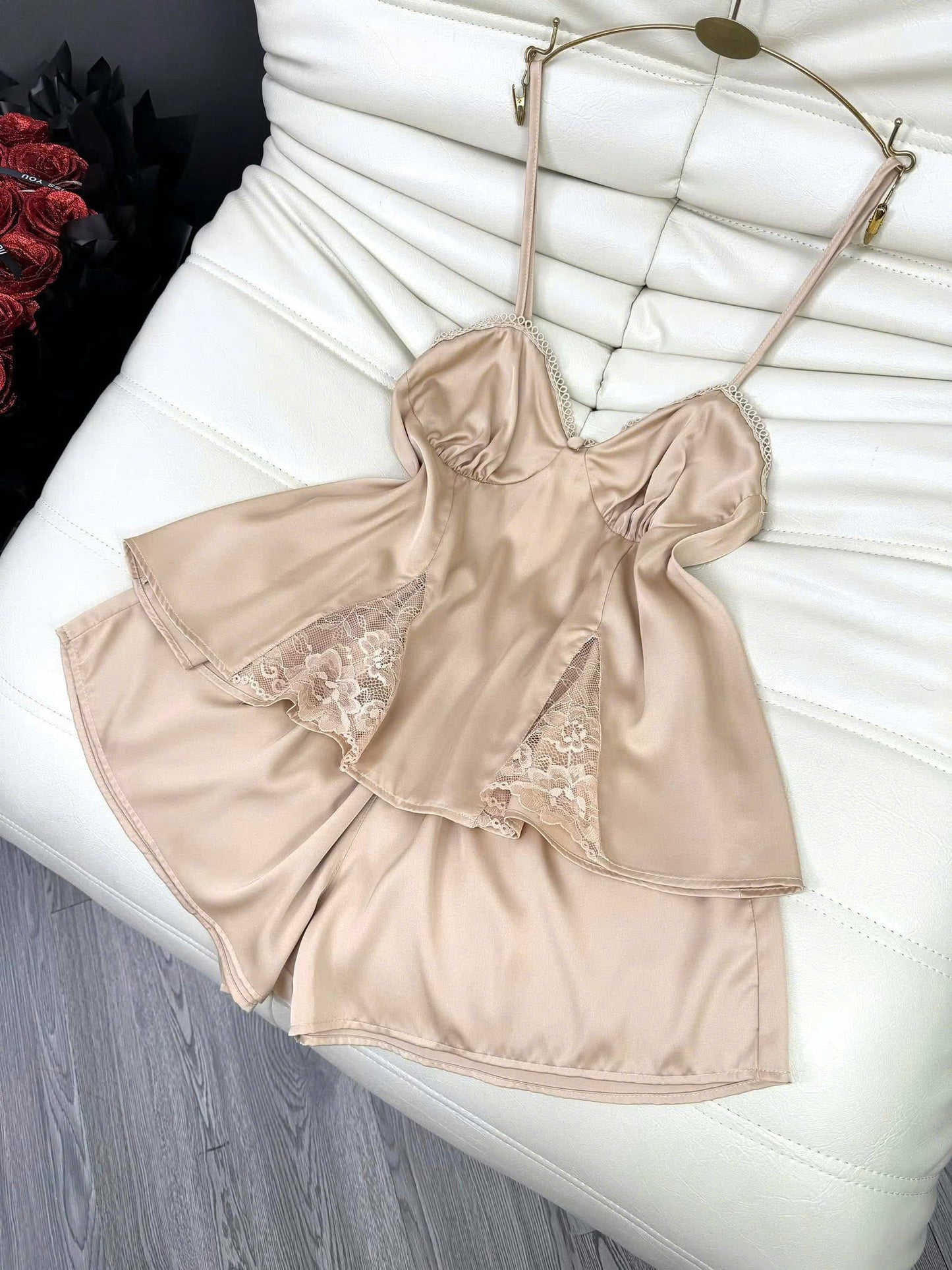 Bộ ngủ đùi 2 dây sexy Sojun cúp xẻ ren cực quyến rũ