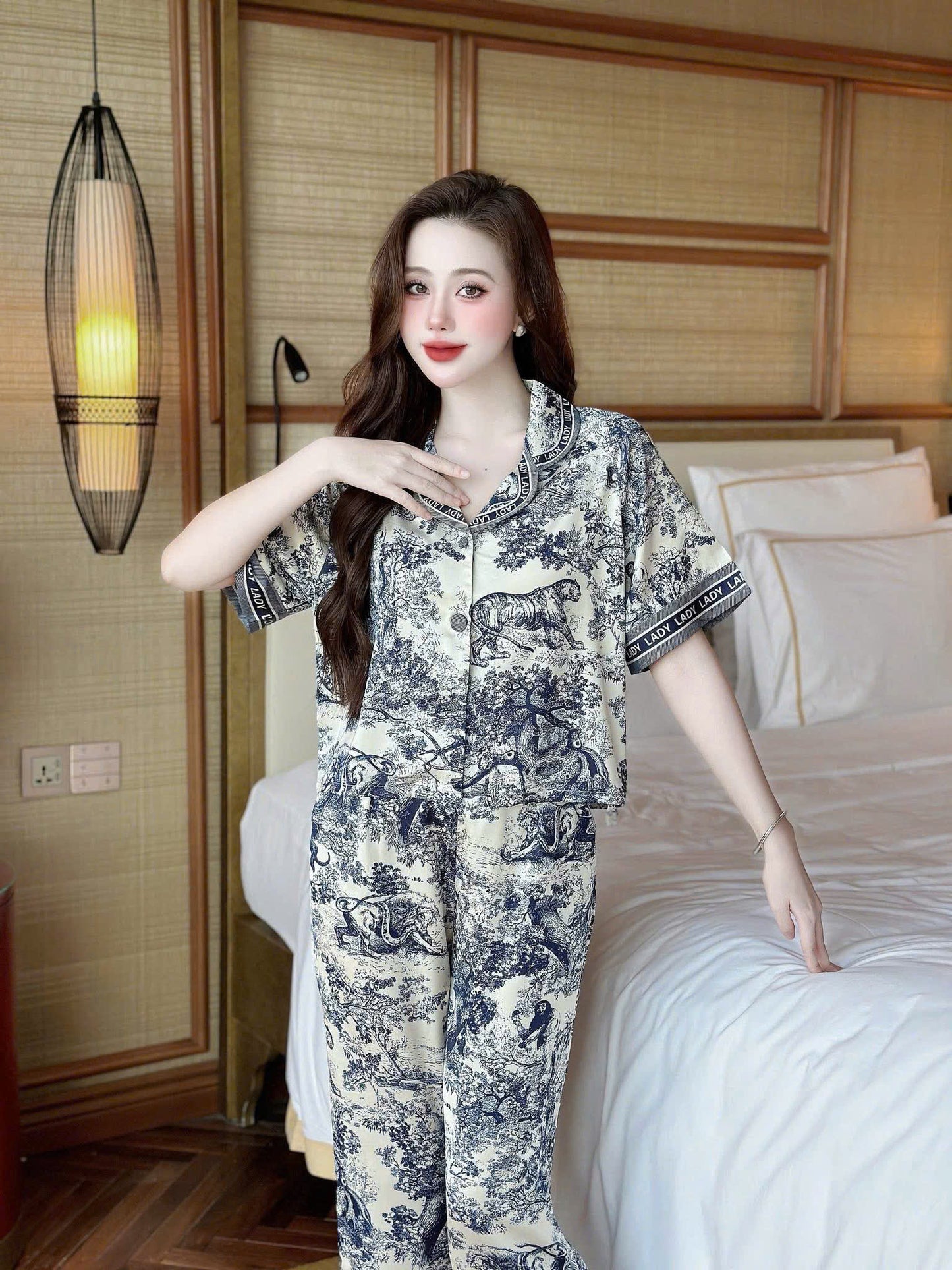 Bộ ngủ tay ngắn áo croptop lụa latin cao cấp