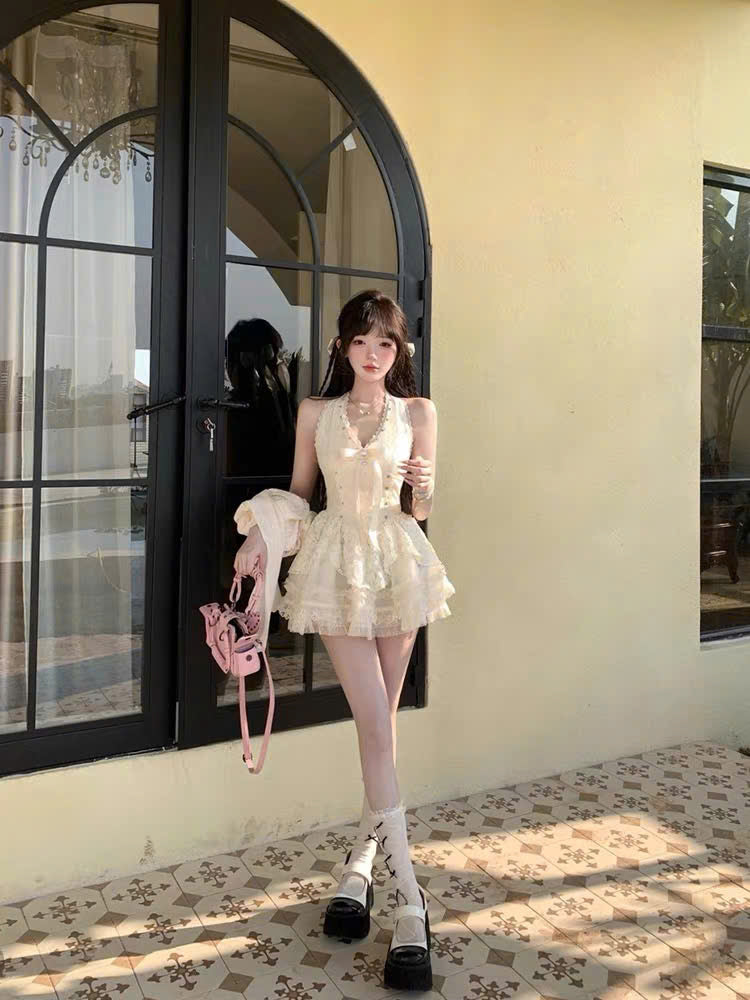 Đầm cổ yếm phối ren Gaositong tôn dáng