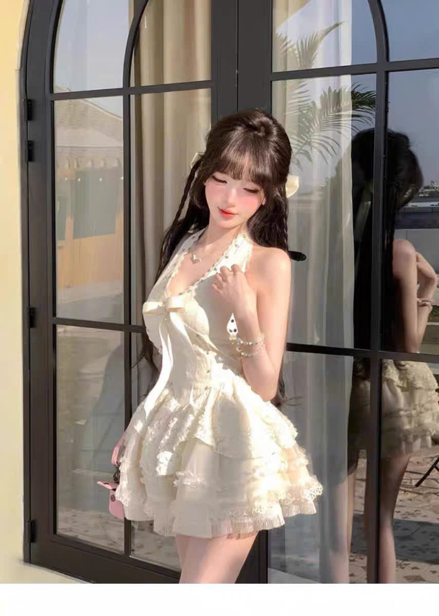 Đầm cổ yếm phối ren Gaositong tôn dáng