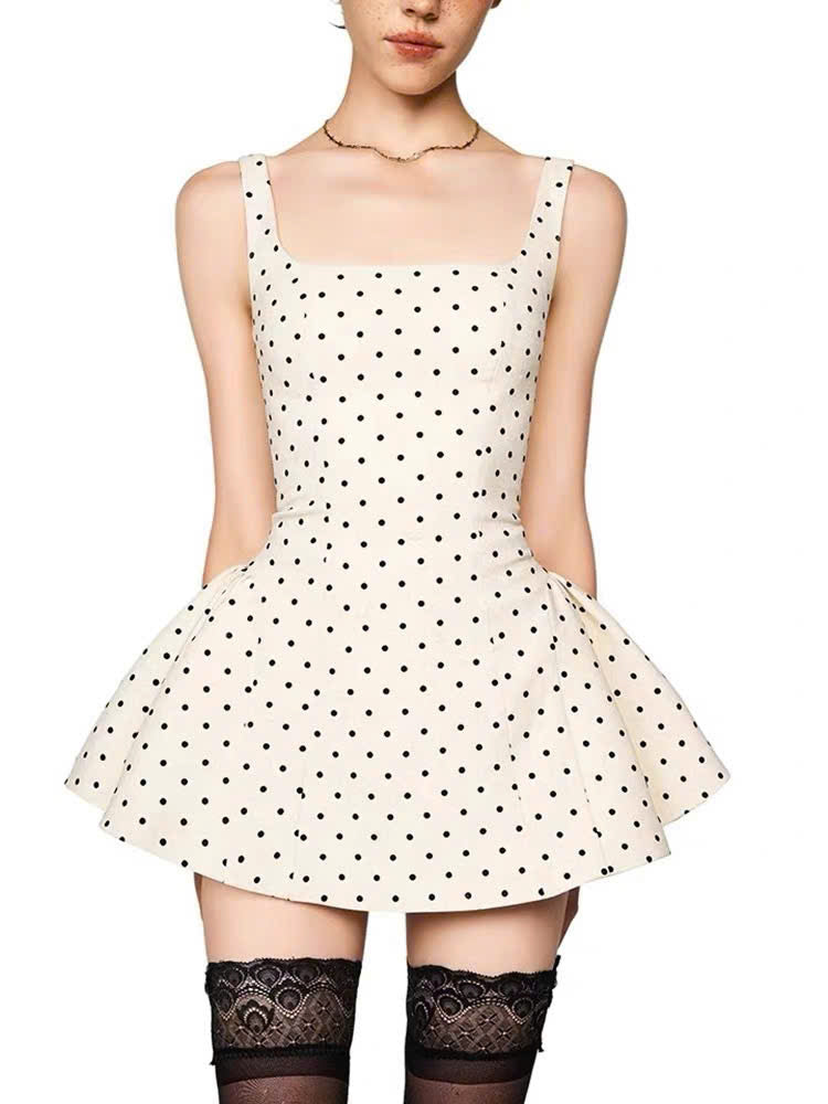 Đầm 2 dây chấm bi tôn dáng hot trend