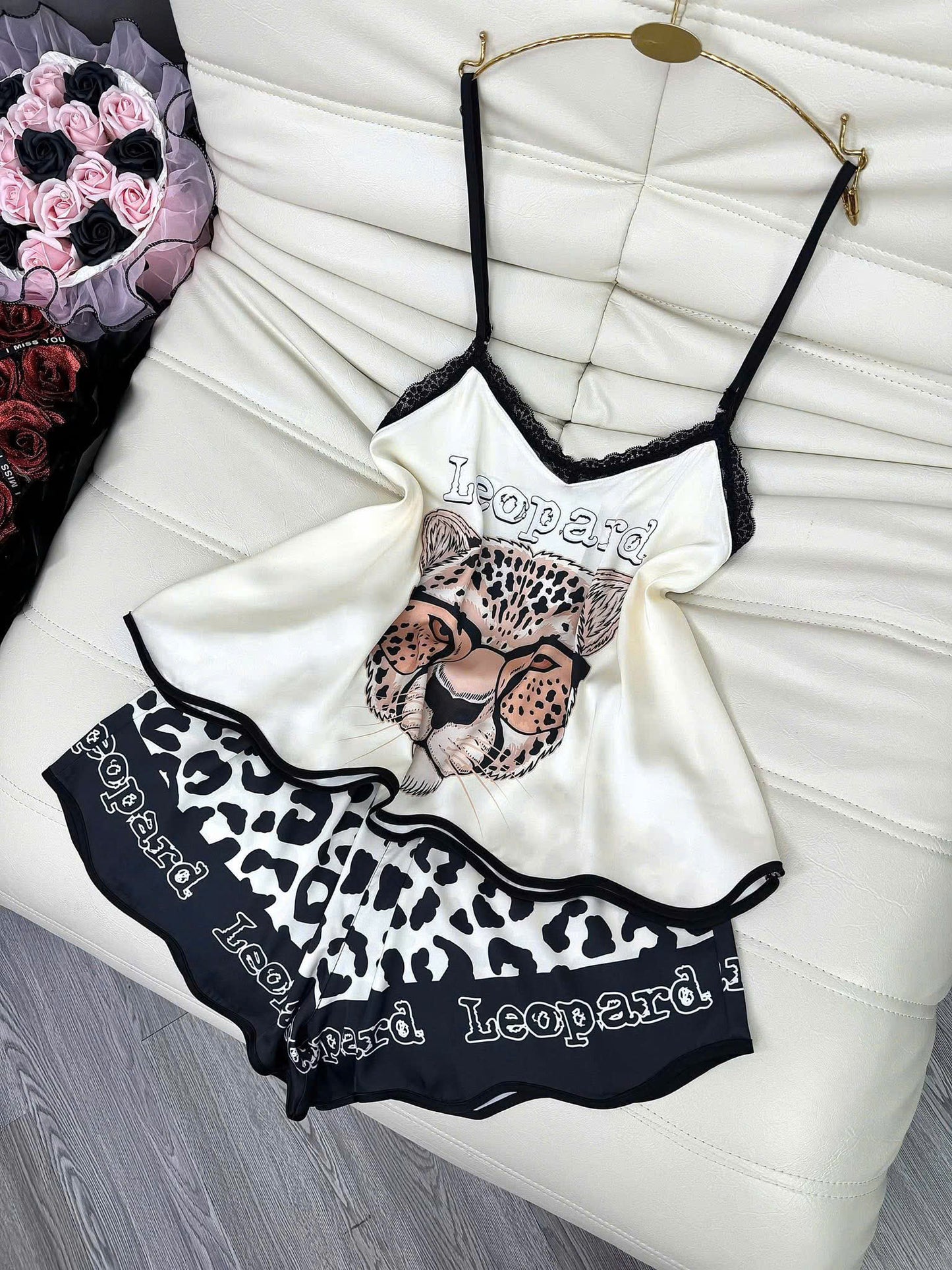 Bộ ngủ 2 dây đùi sexy lụa latin phối ren