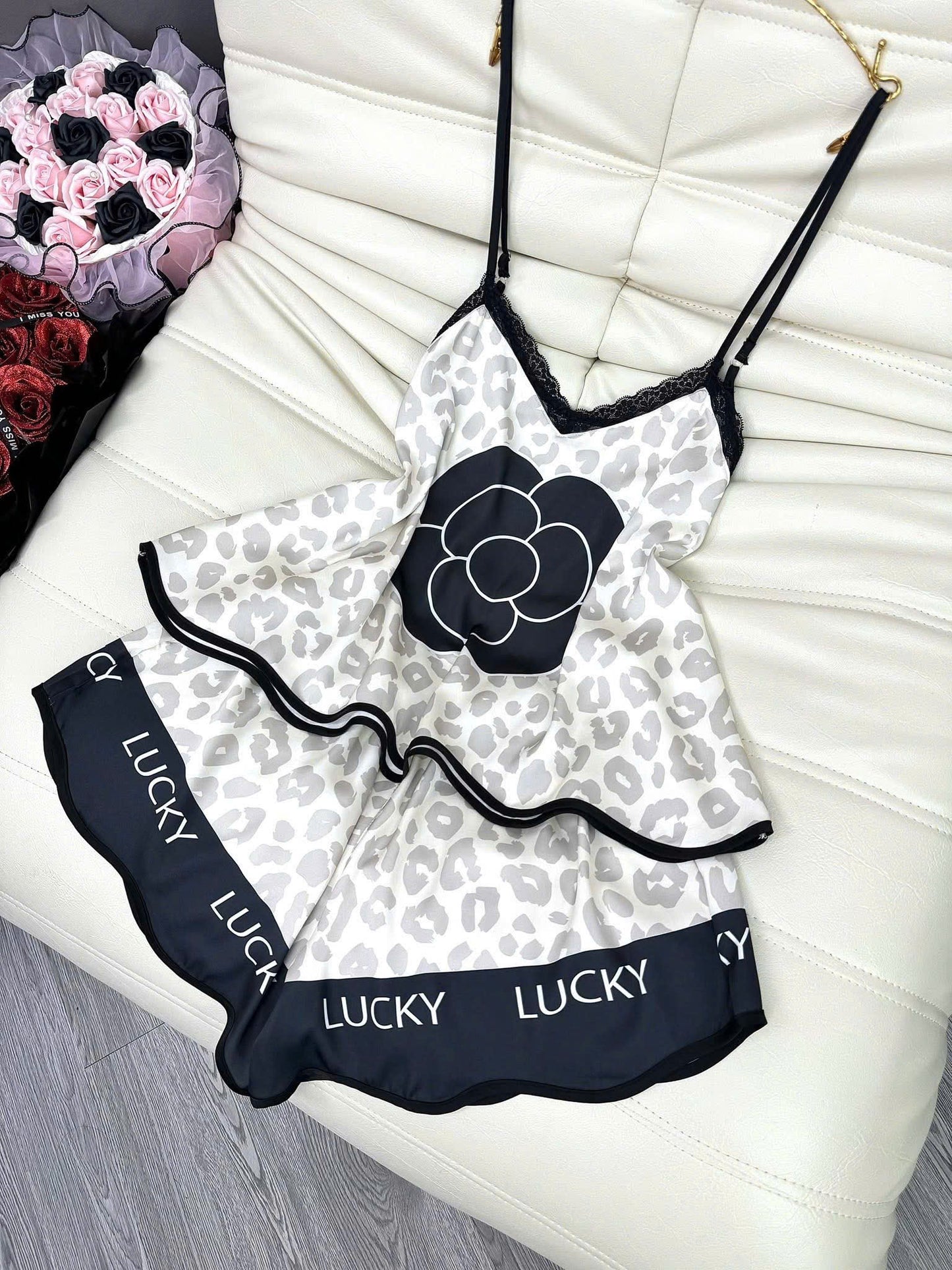 Bộ ngủ 2 dây đùi sexy lụa latin phối ren