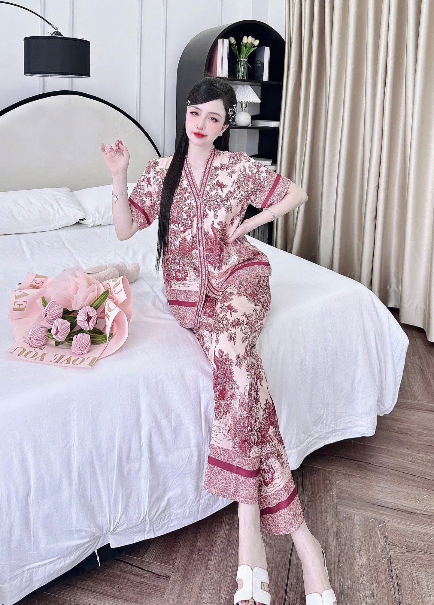 Bộ ngủ tay ngắn quần dài LATIN cổ Y cao cấp