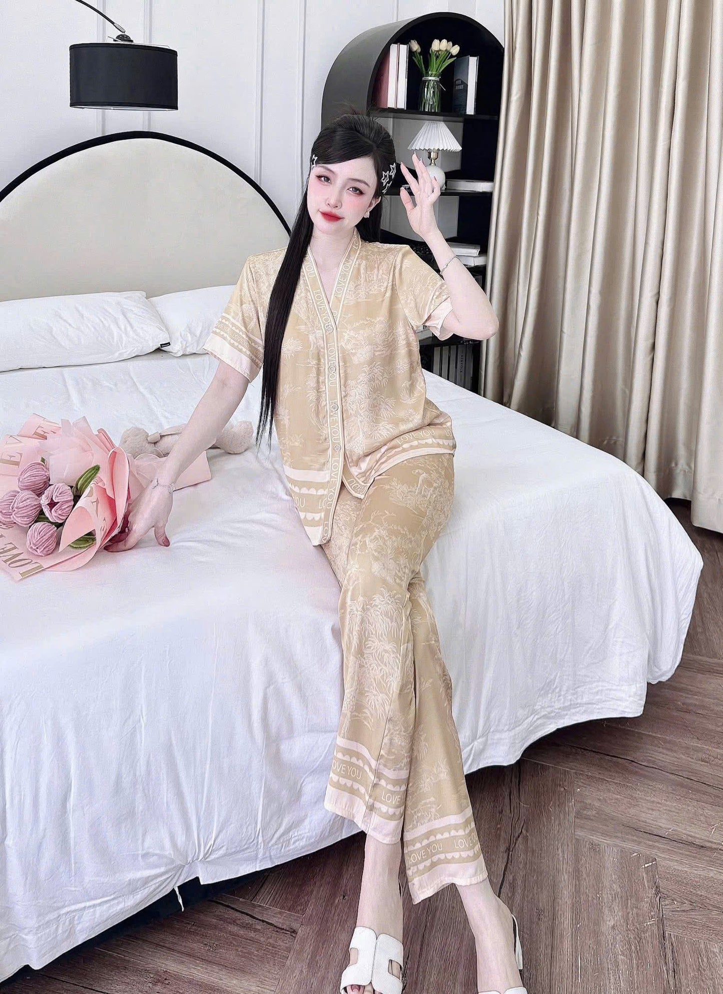 Bộ ngủ tay ngắn quần dài LATIN cổ Y cao cấp