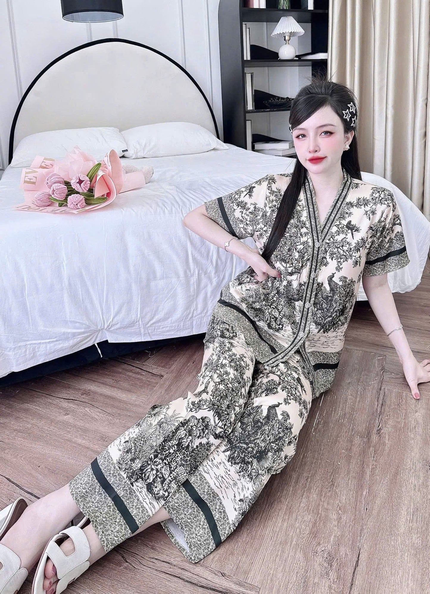 Bộ ngủ tay ngắn quần dài LATIN cổ Y cao cấp