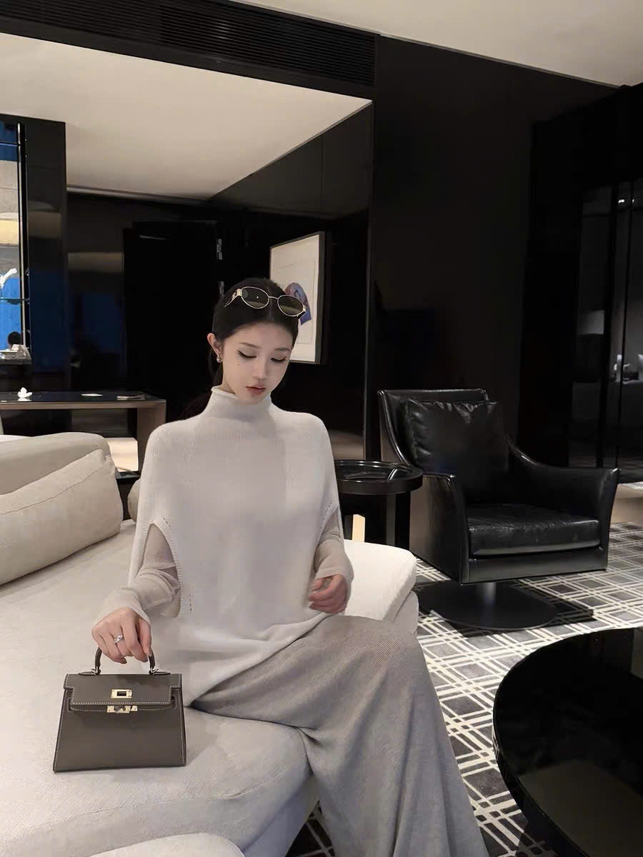 Áo len dệt kim cổ lọ không tay