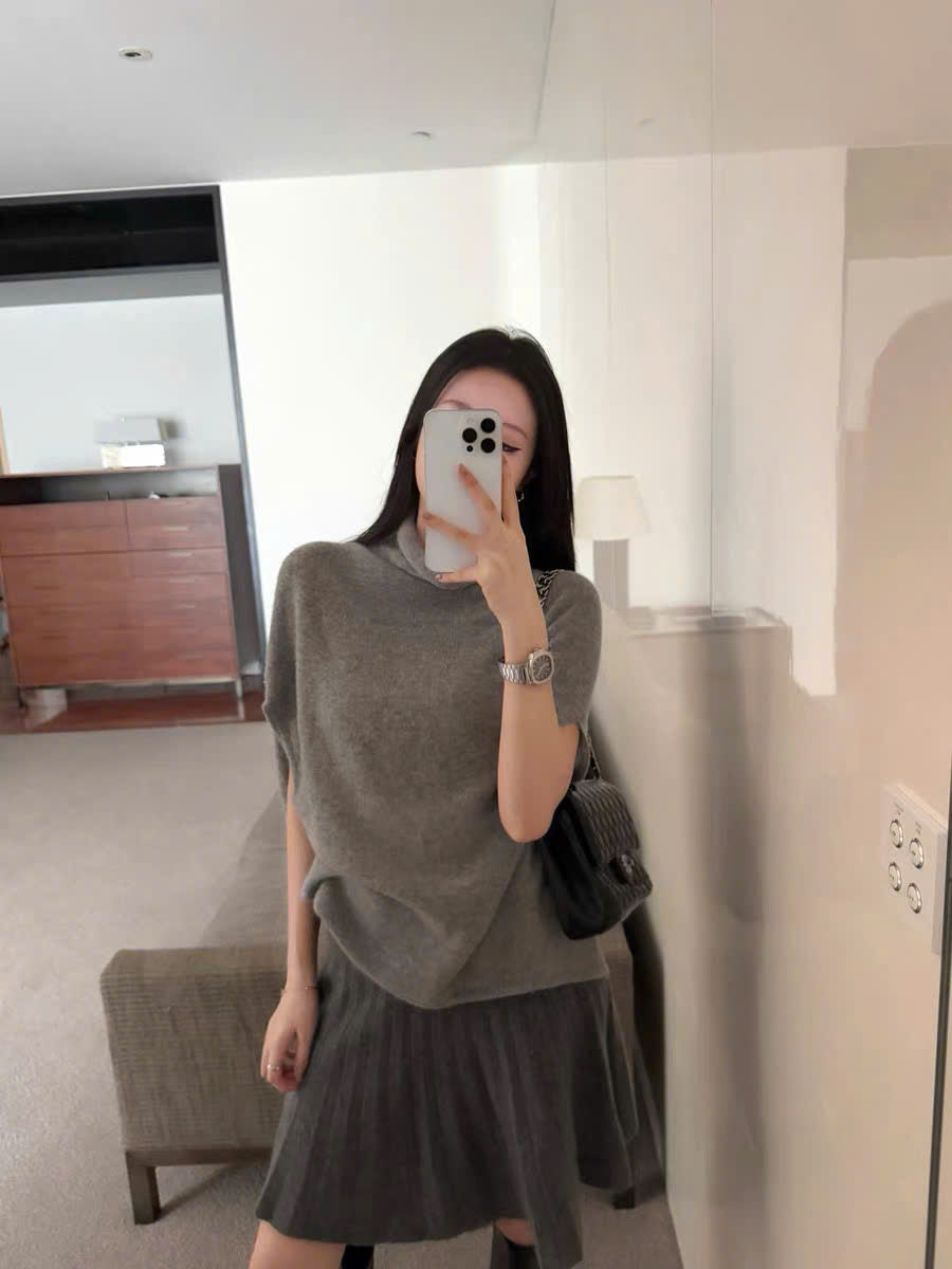 Áo len dệt kim cổ lọ không tay