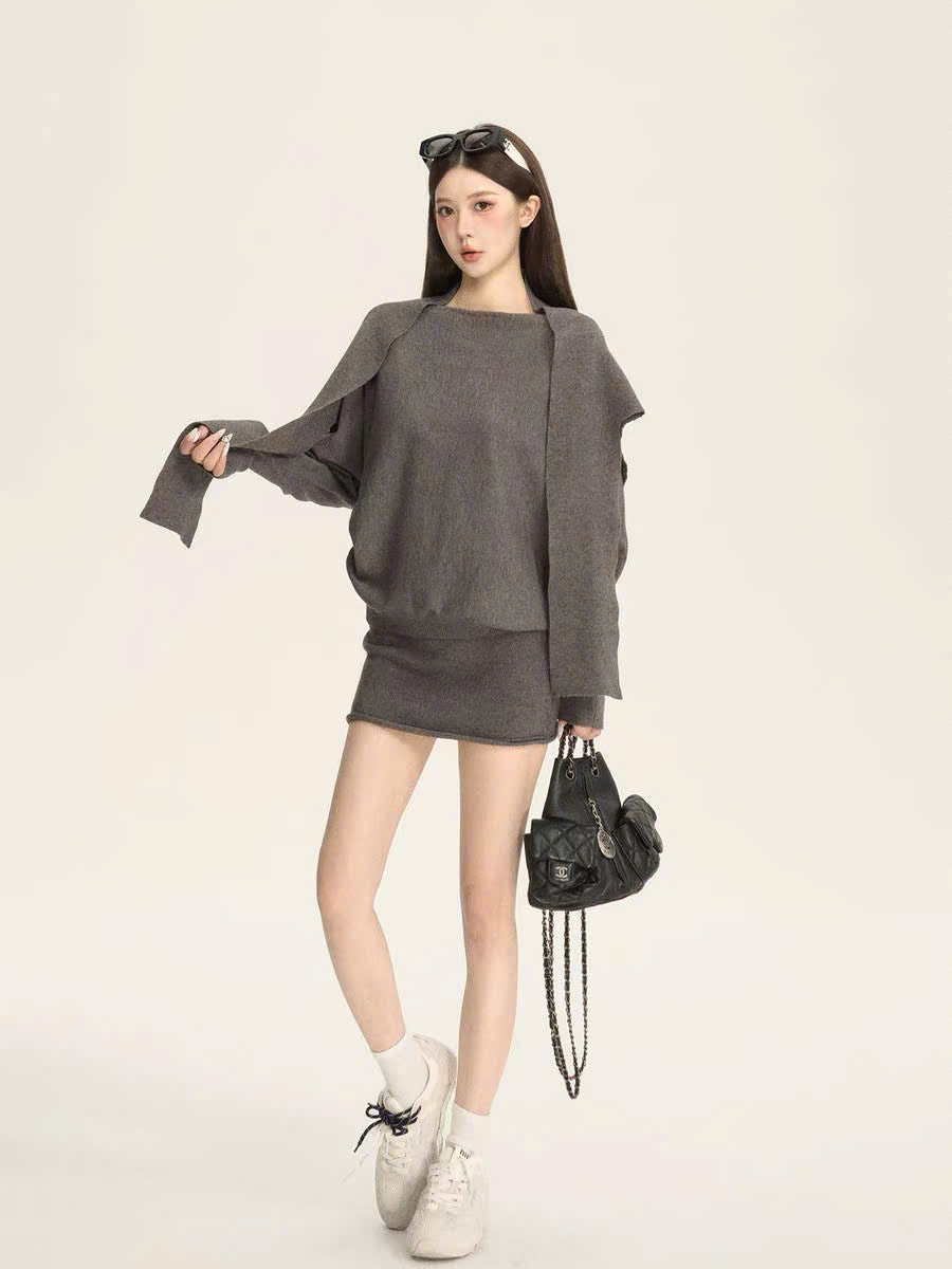 Set áo sweater lệch vai và chân váy trơn kèm khăn choàng cổ