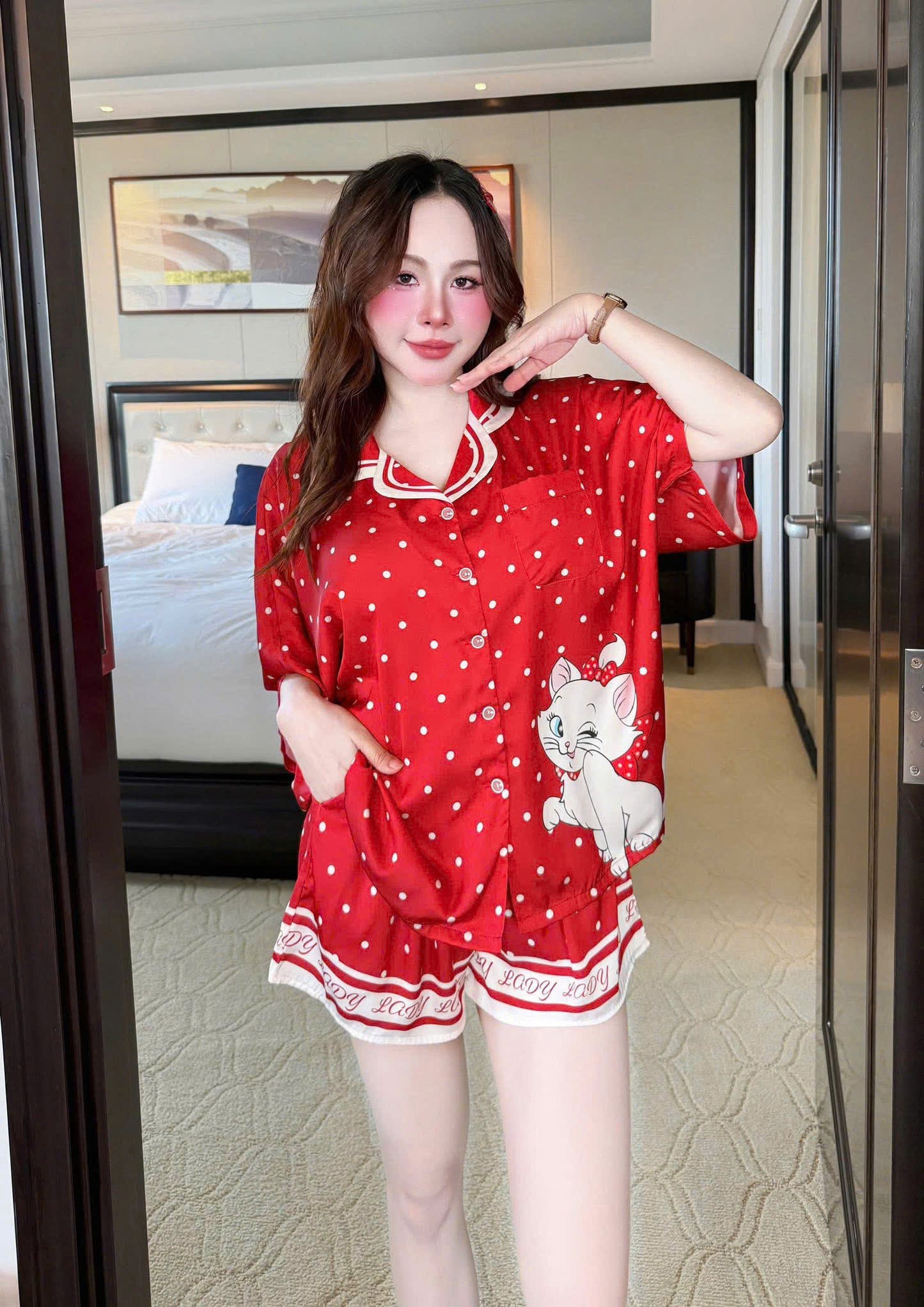 Bộ ngủ quần short cánh dơi cổ pijama