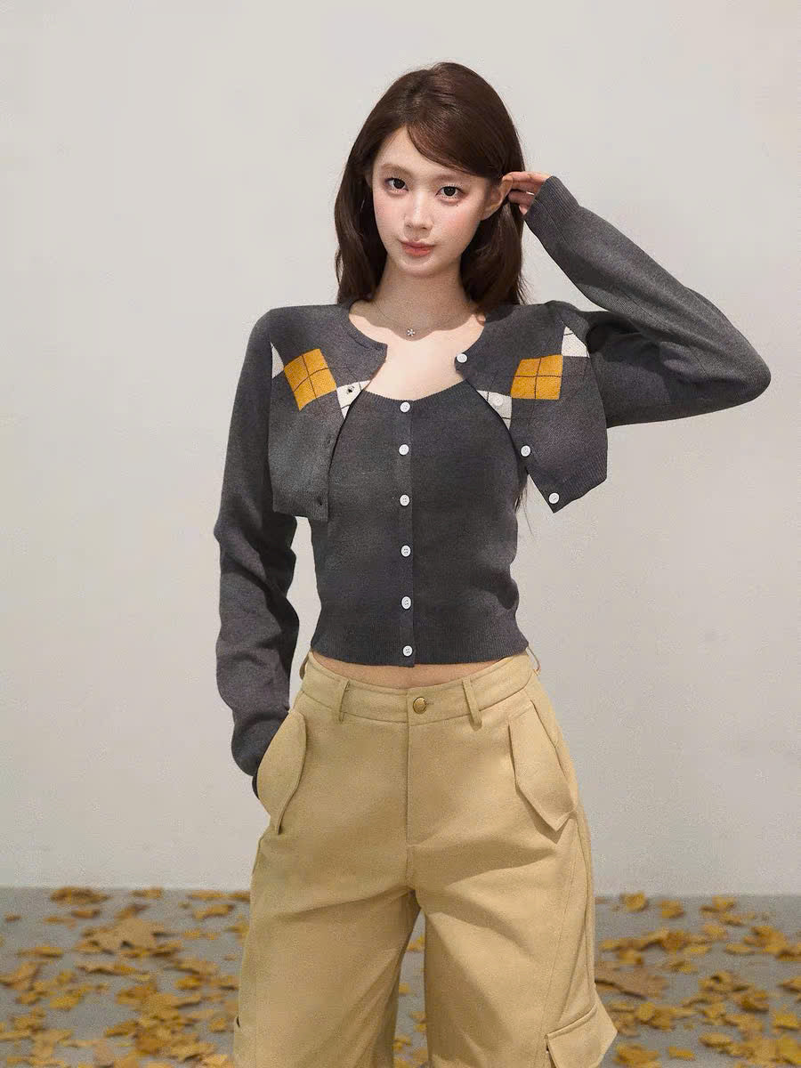 Set áo 2 dây cài cúc và cardigan len xám họa tiết vuông (có tách lẻ)