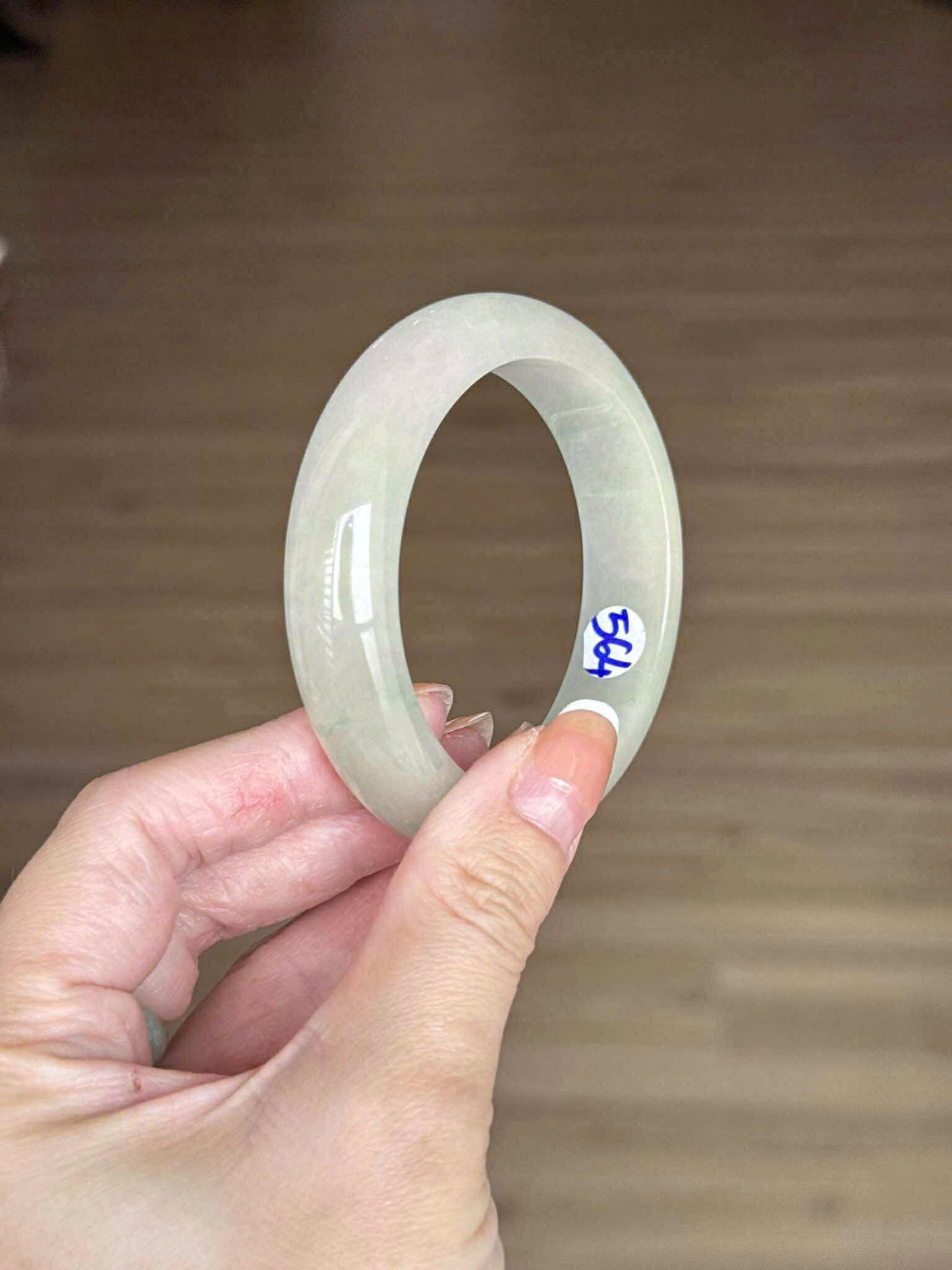 Vòng ngọc tự nhiên trắng xanh