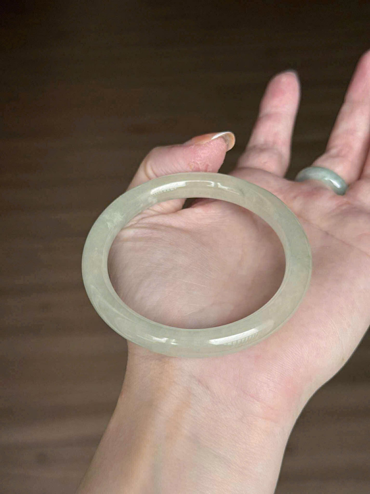 Vòng ngọc tự nhiên trắng xanh