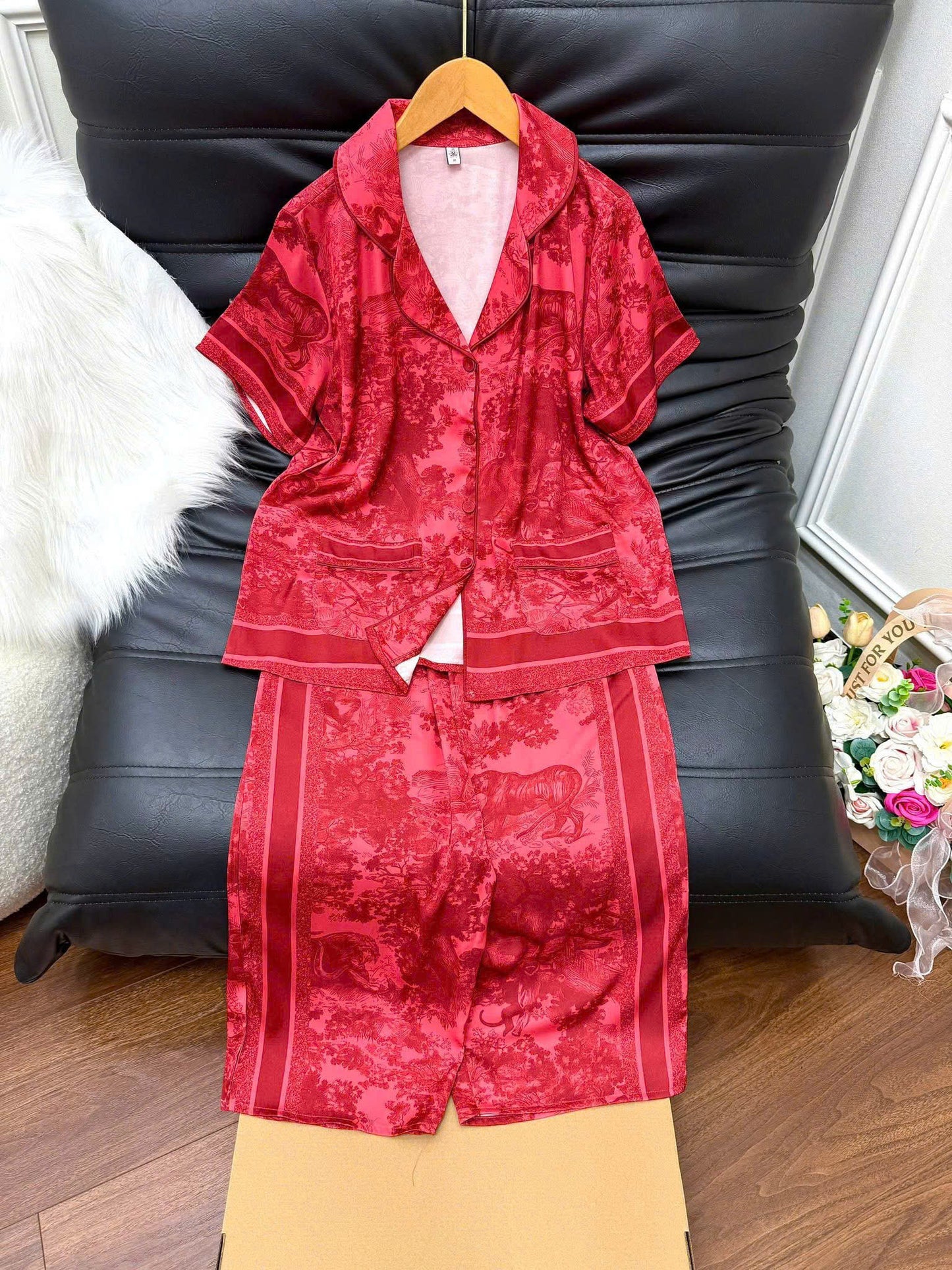 Bộ ngủ lửng latin loang rừng