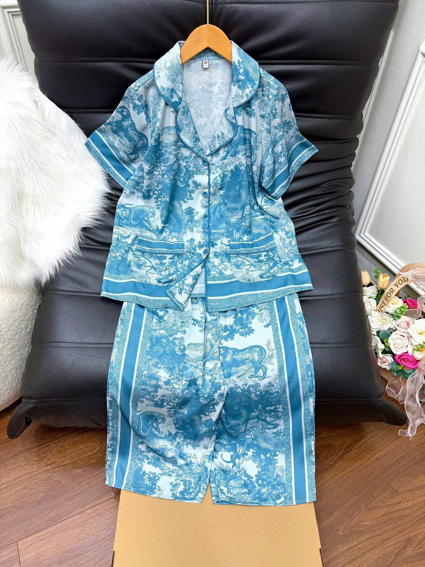 Bộ ngủ lửng latin loang rừng
