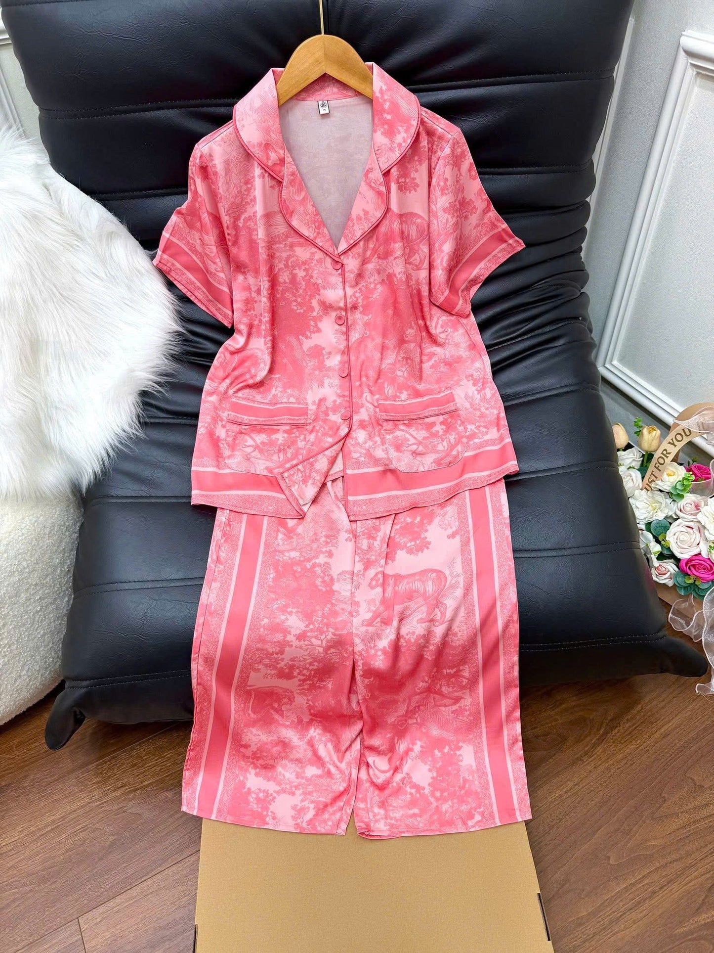 Bộ ngủ lửng latin loang rừng