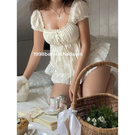 Áo babydoll cổ vuông tay bồng màu kem local brand Việt Nam