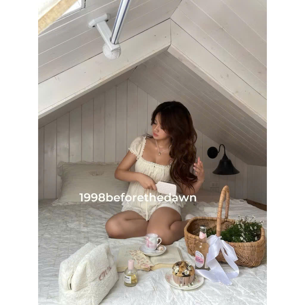 Áo babydoll cổ vuông tay bồng màu kem local brand Việt Nam