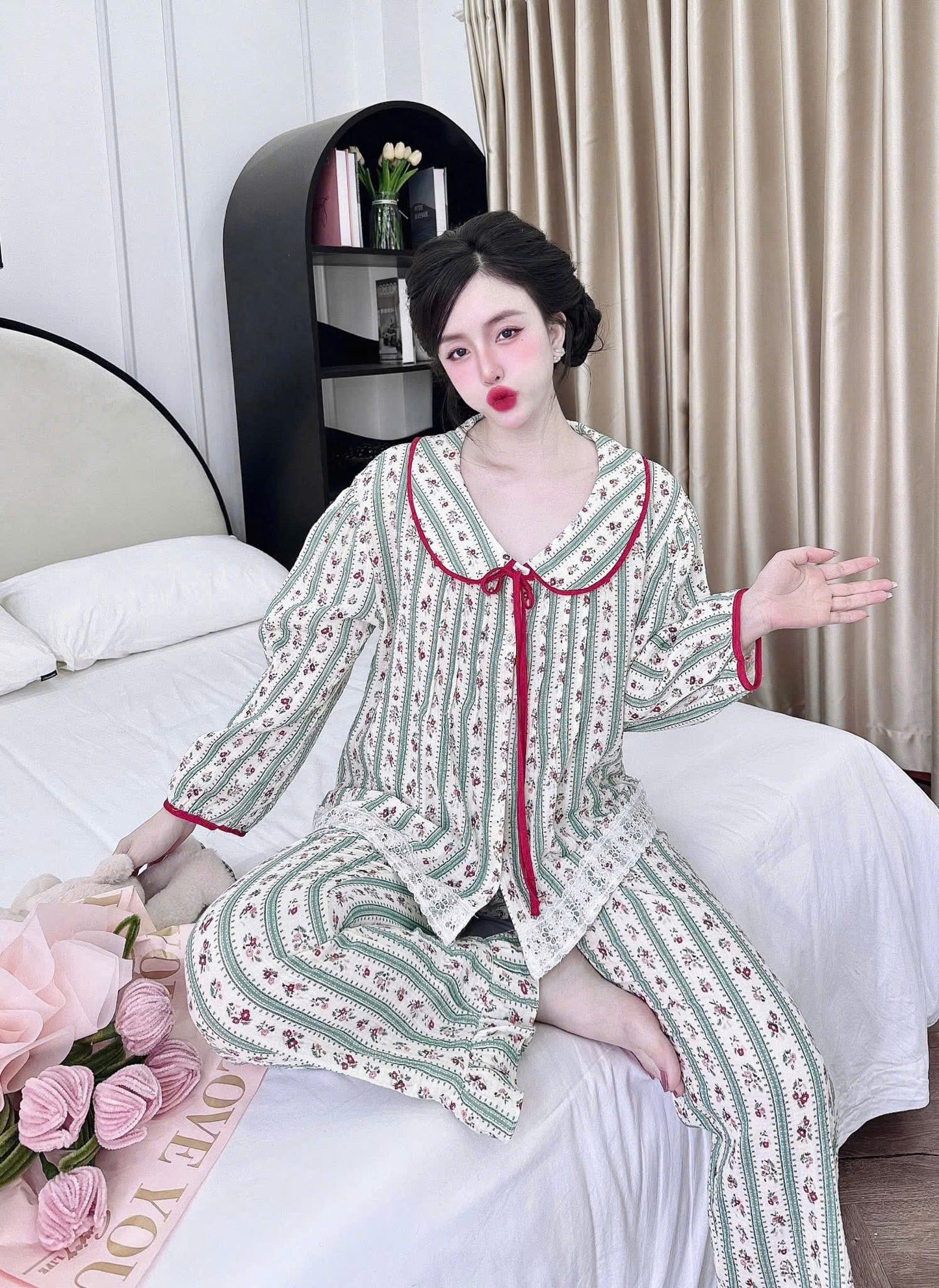 Bộ ngủ tay dài quần dài tiểu thư phối ren cực xinh