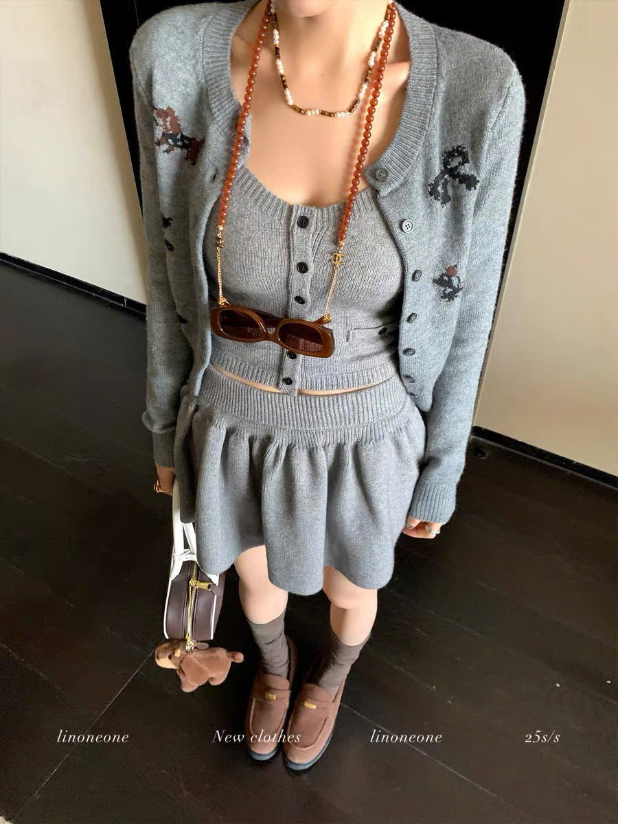 Set áo cardigan len áo 2 dây và chân váy
