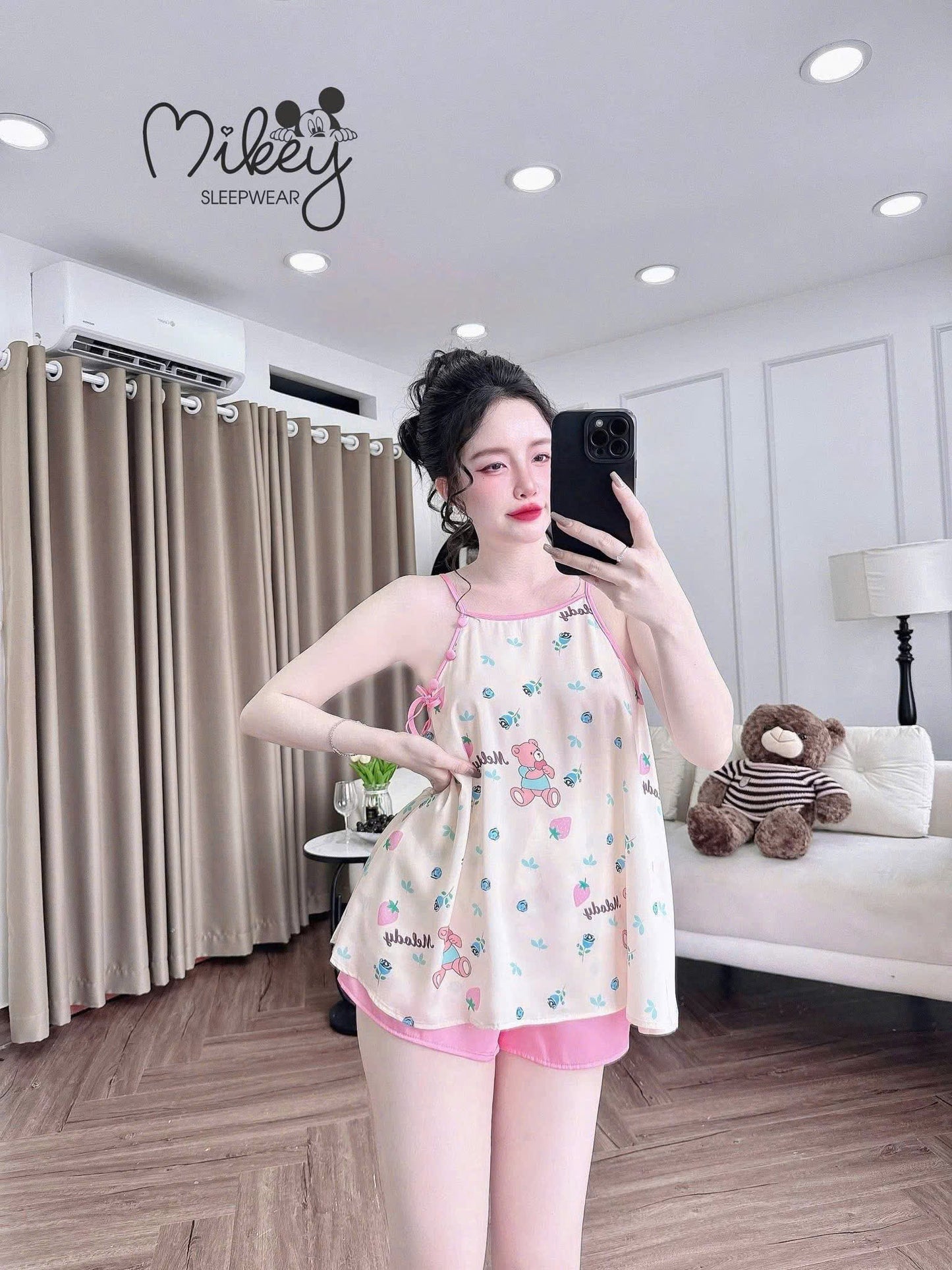 Bộ ngủ hoa 2 dây quần đùi Mikey yếm lụa latin dưới 60kg