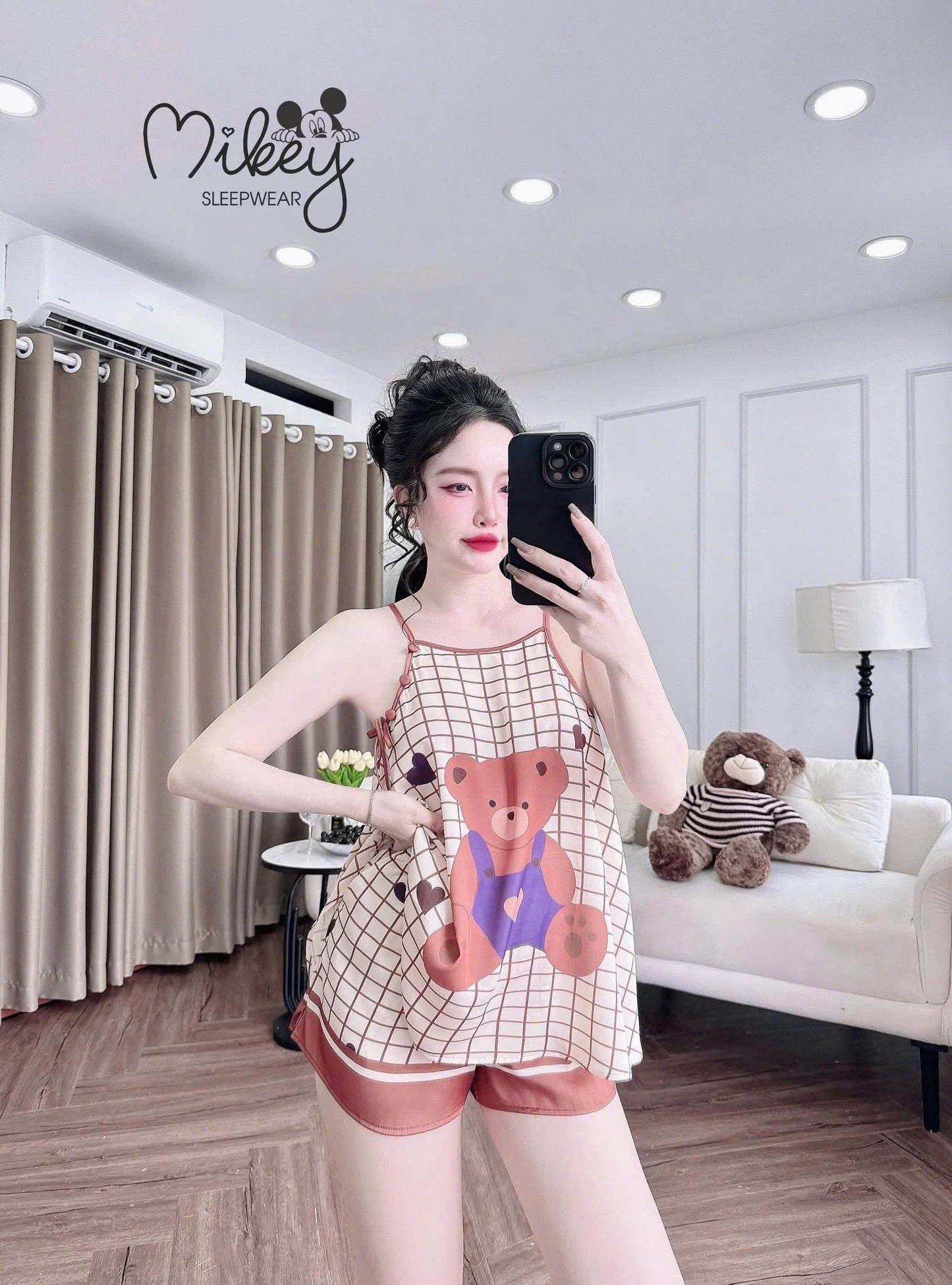 Bộ ngủ hoa 2 dây quần đùi Mikey yếm lụa latin dưới 60kg