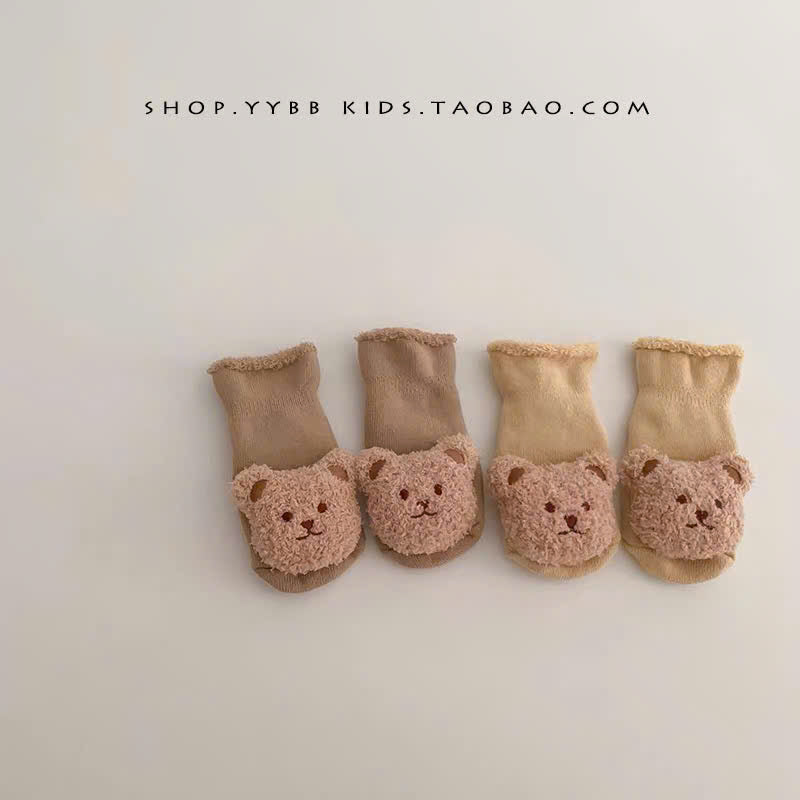 Tất gấu bông chống trượt cho bé