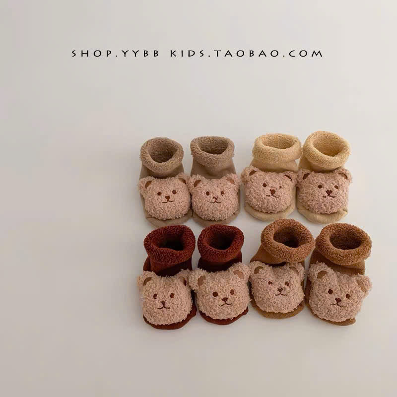 Tất gấu bông chống trượt cho bé