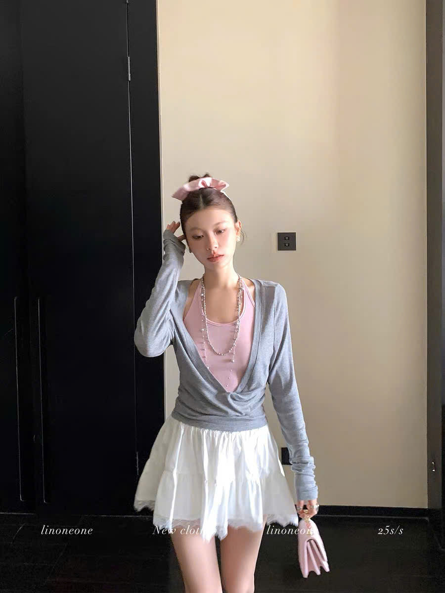 Áo tay dài phối áo cổ yếm hồng
