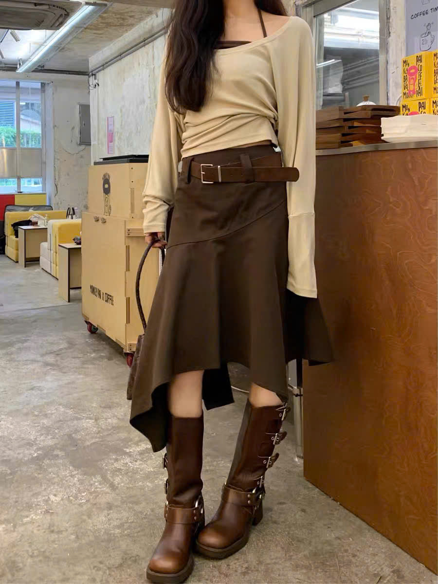 Chân váy lệch tà phong cách retro cá tính