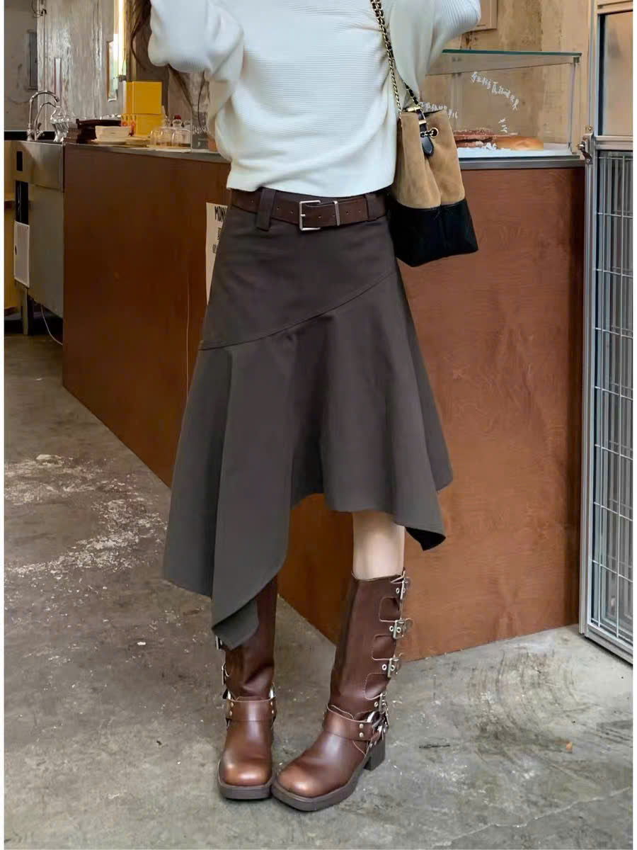 Chân váy lệch tà phong cách retro cá tính