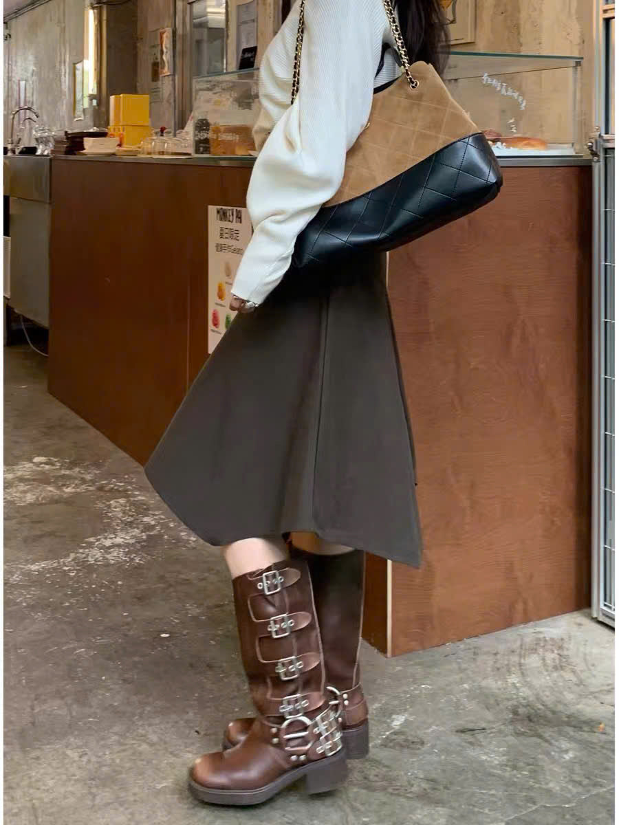 Chân váy lệch tà phong cách retro cá tính