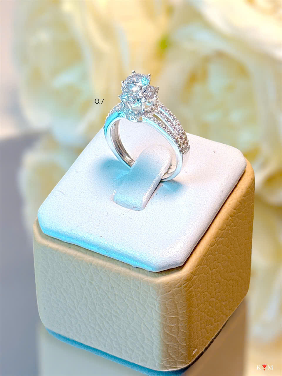 Nhẫn bạc nữ đính đá sáng sang dễ đeo